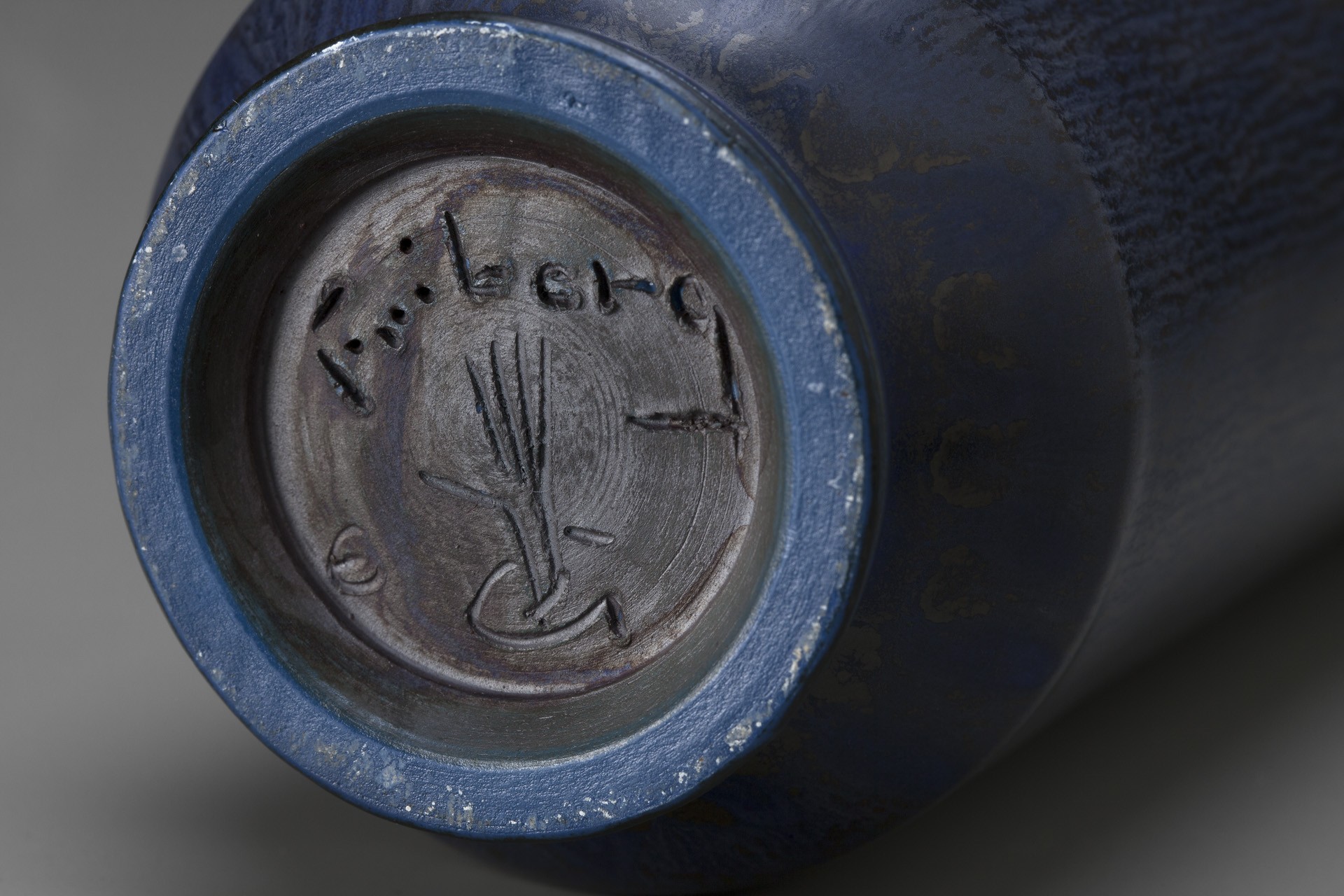 Vase image 3