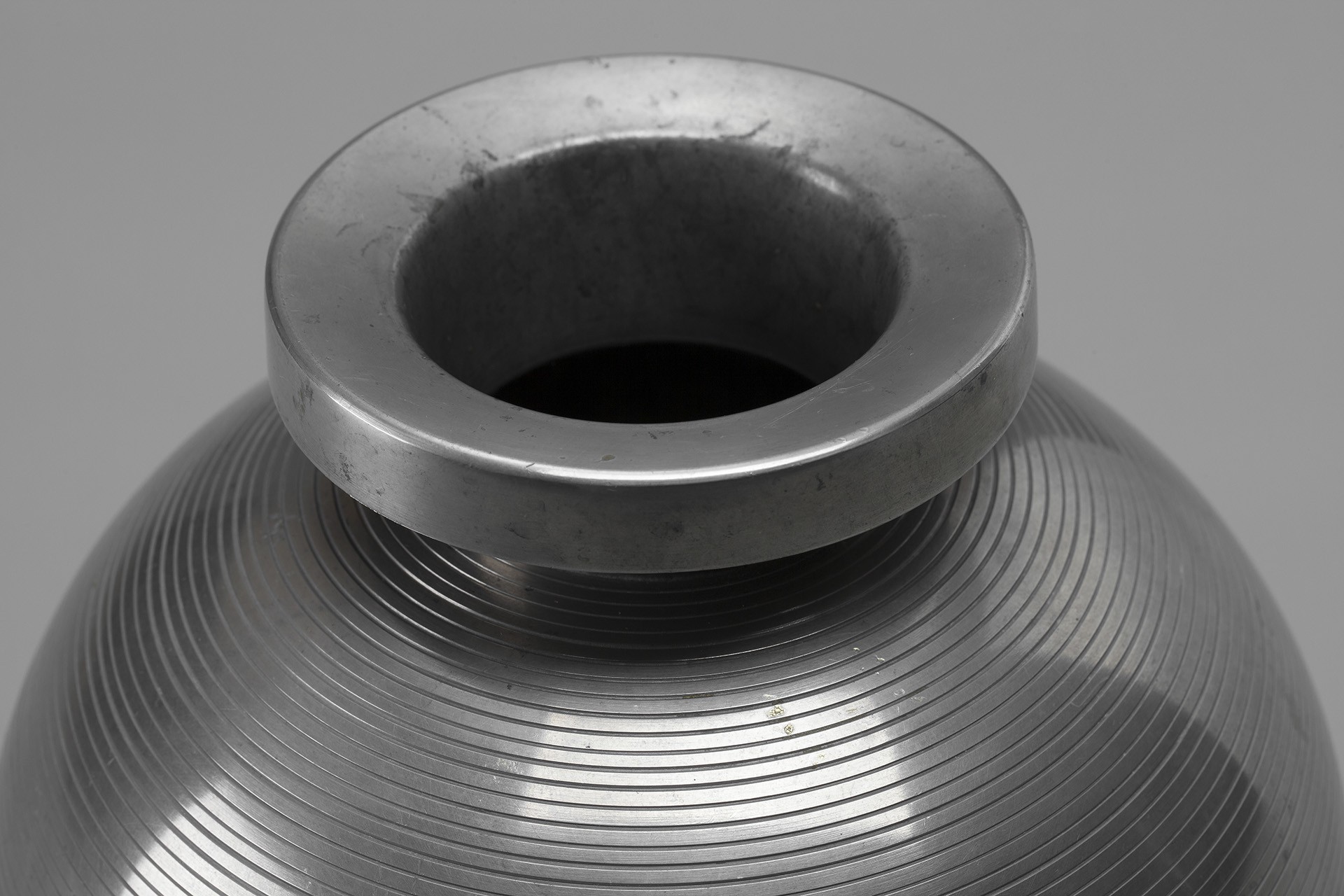 Vase image 3