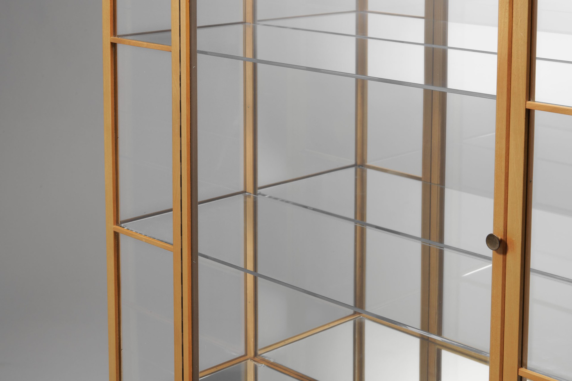 Display Cabinet image 3