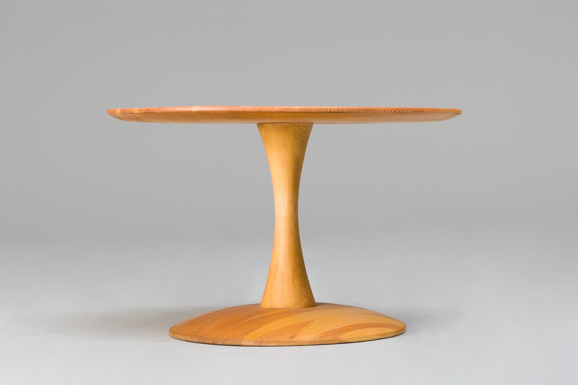 'Trisse' Table image 2