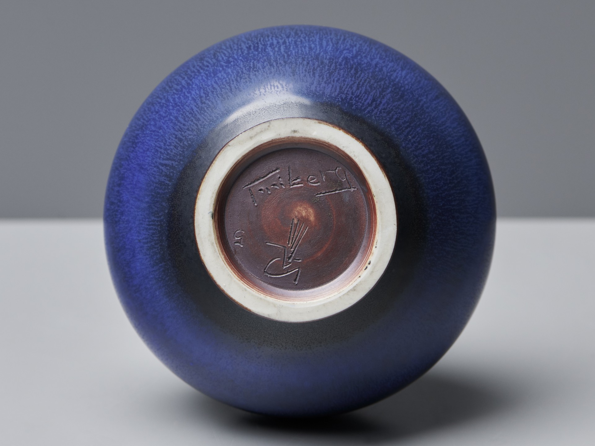 Group of Three Large Vases image 17
