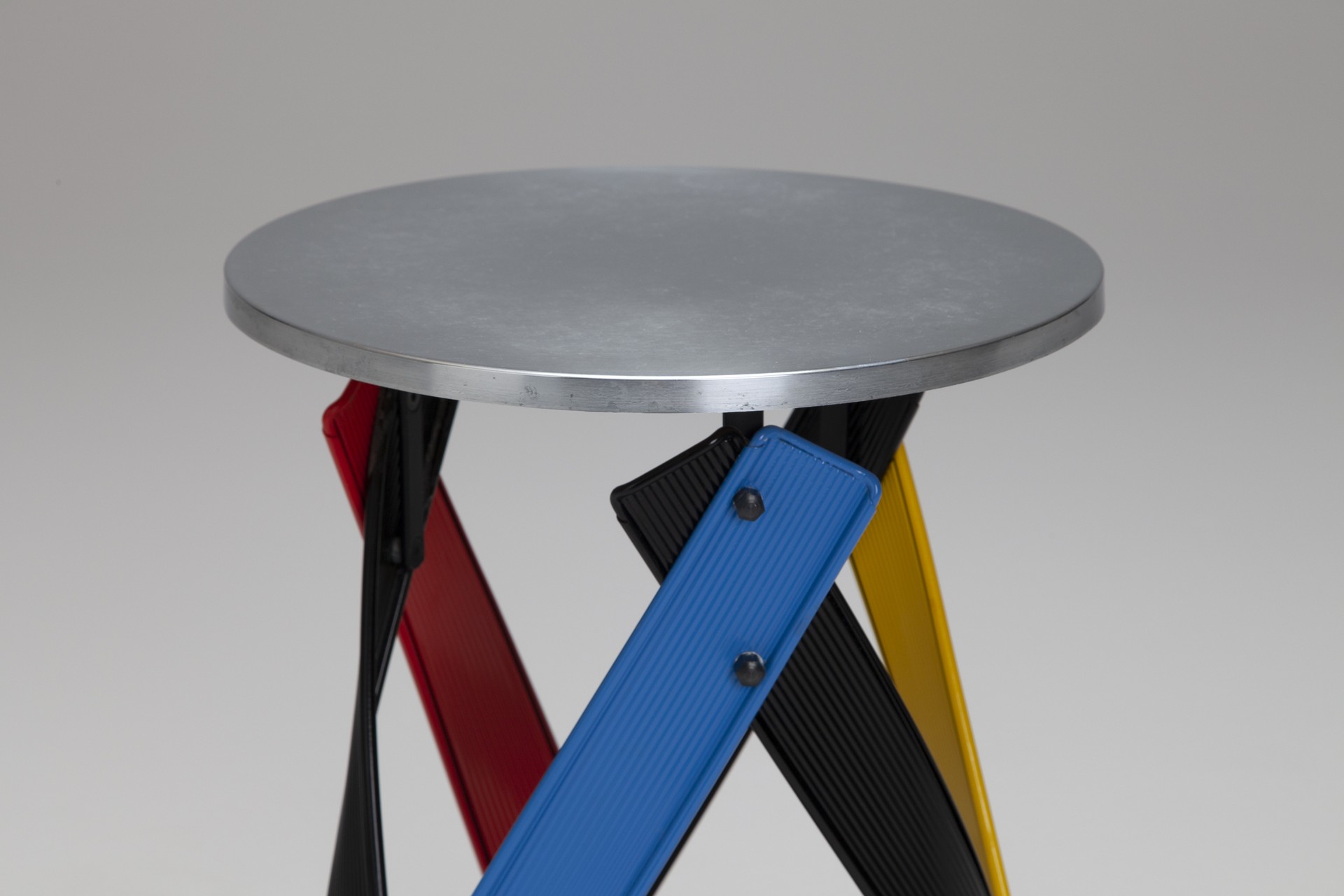 'Skelder' Side Table image 2