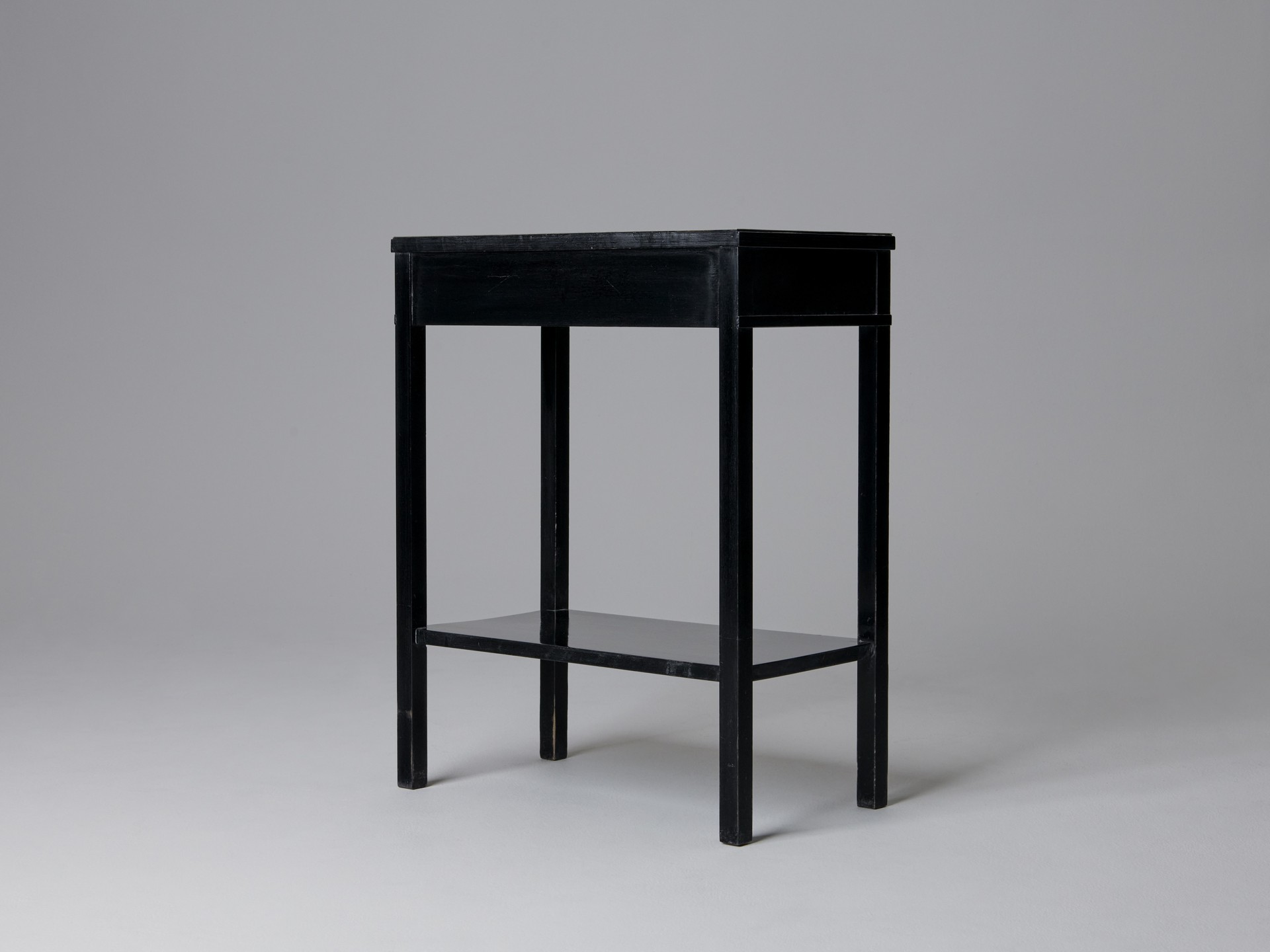 Table and Mirror image 6