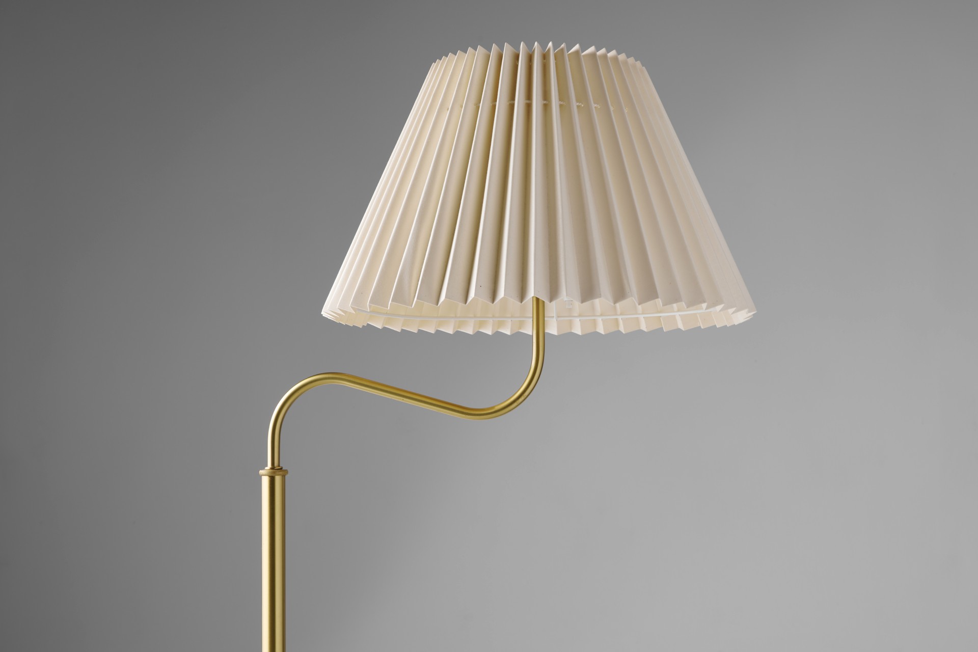 Adjustable 'Little Camel' Floor lamp image 2