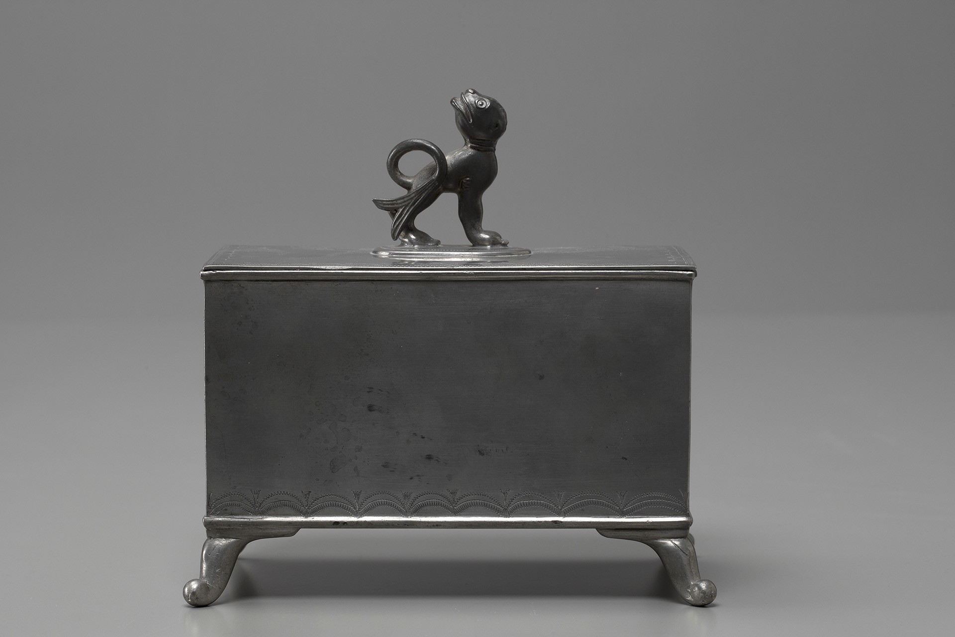 Pewter Box with Lid image 3