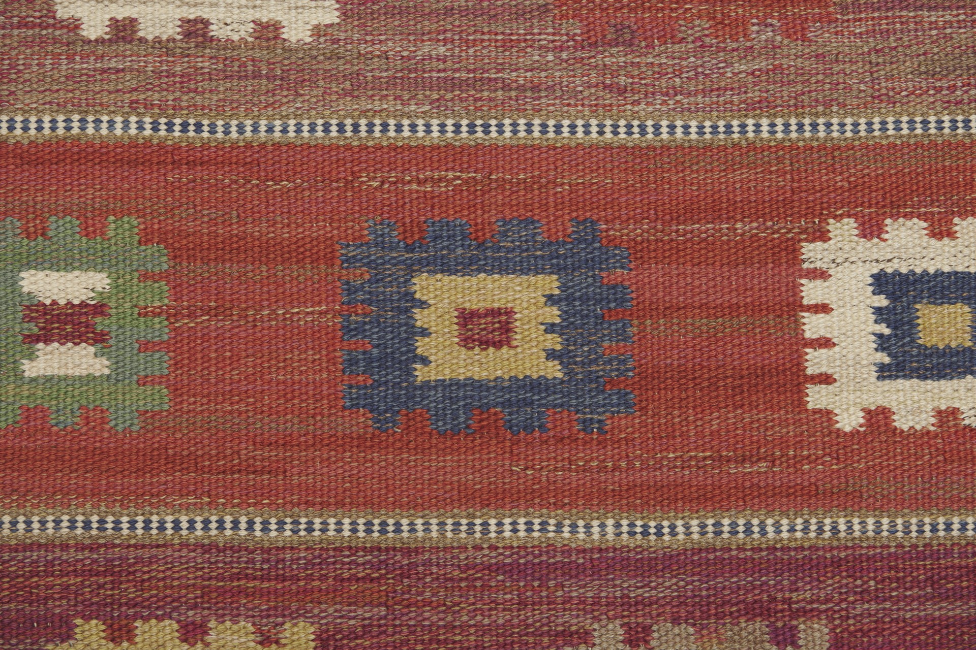 'Röd Grön Äng' Carpet image 5