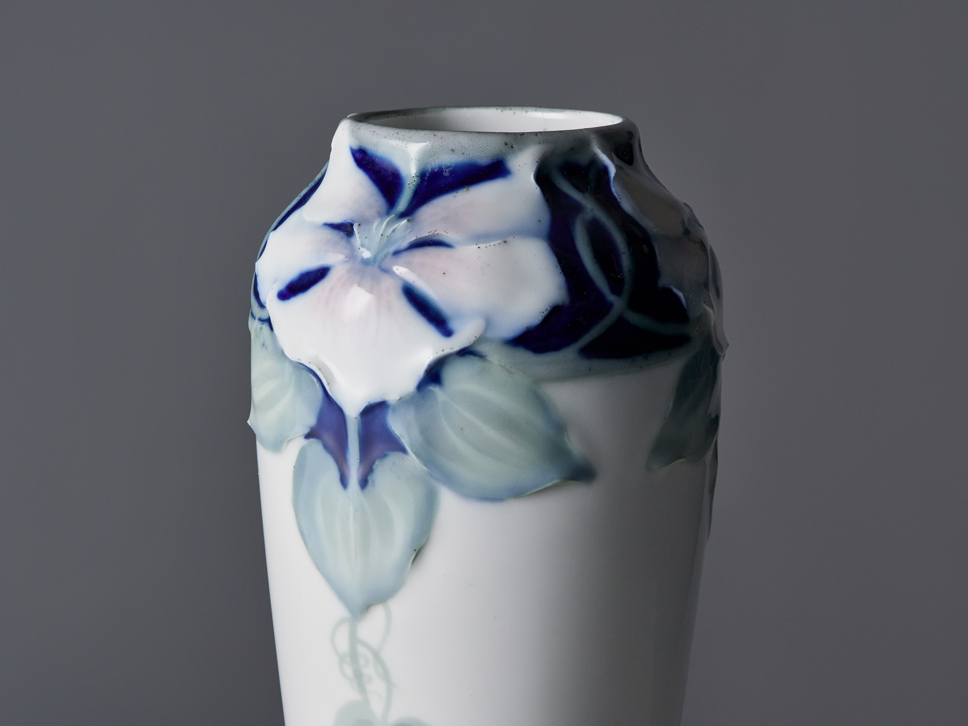 Vase image 3