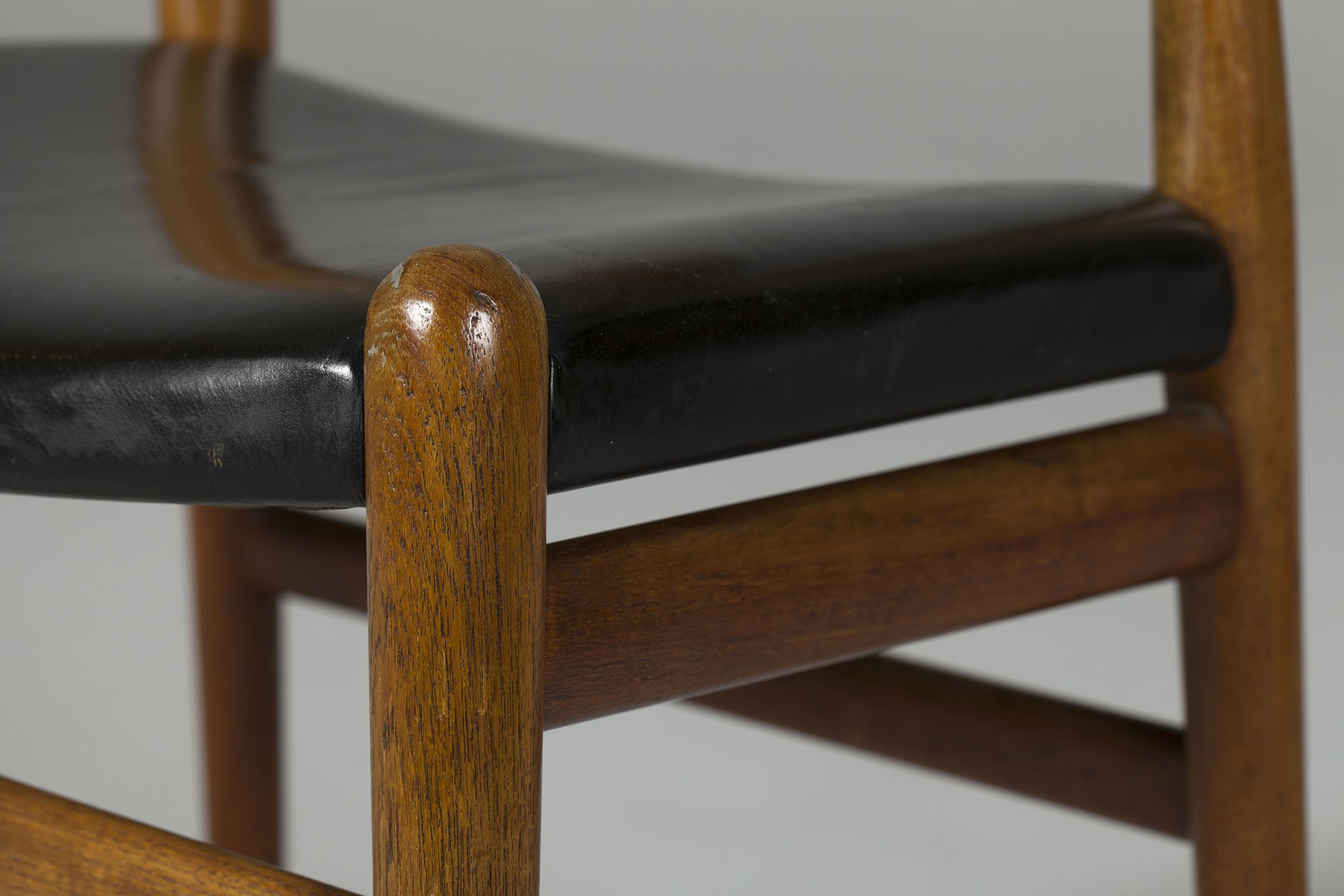 "Cowhorn" Chair image 4