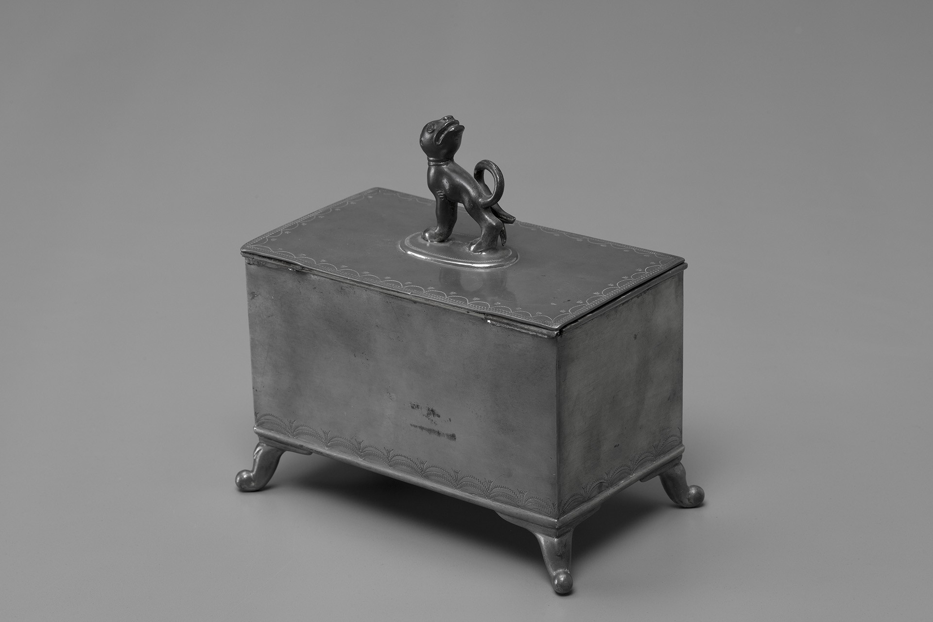 Pewter Box with Lid image 2