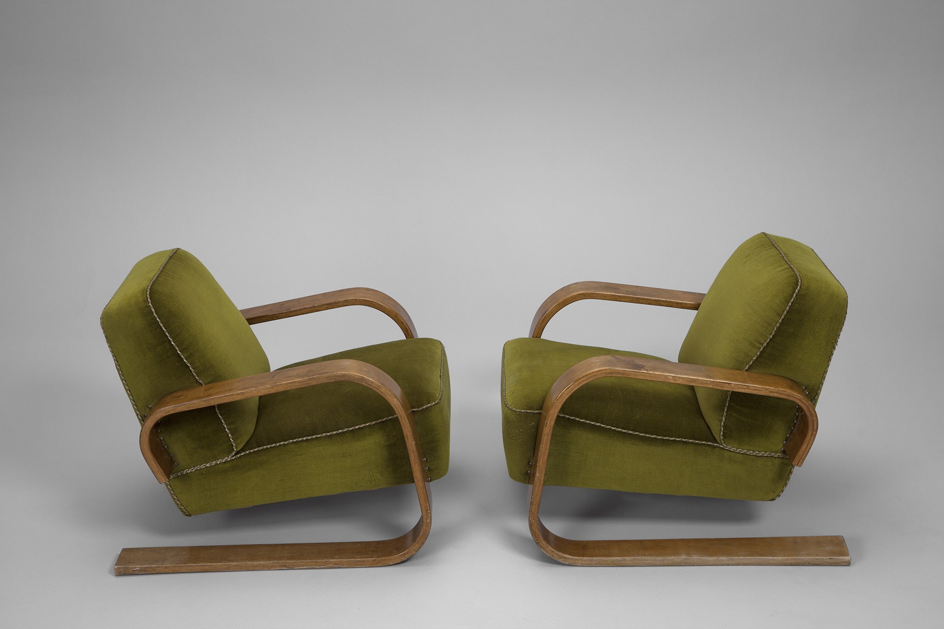 Pair of Tank Chairs Model no. 400 image 3