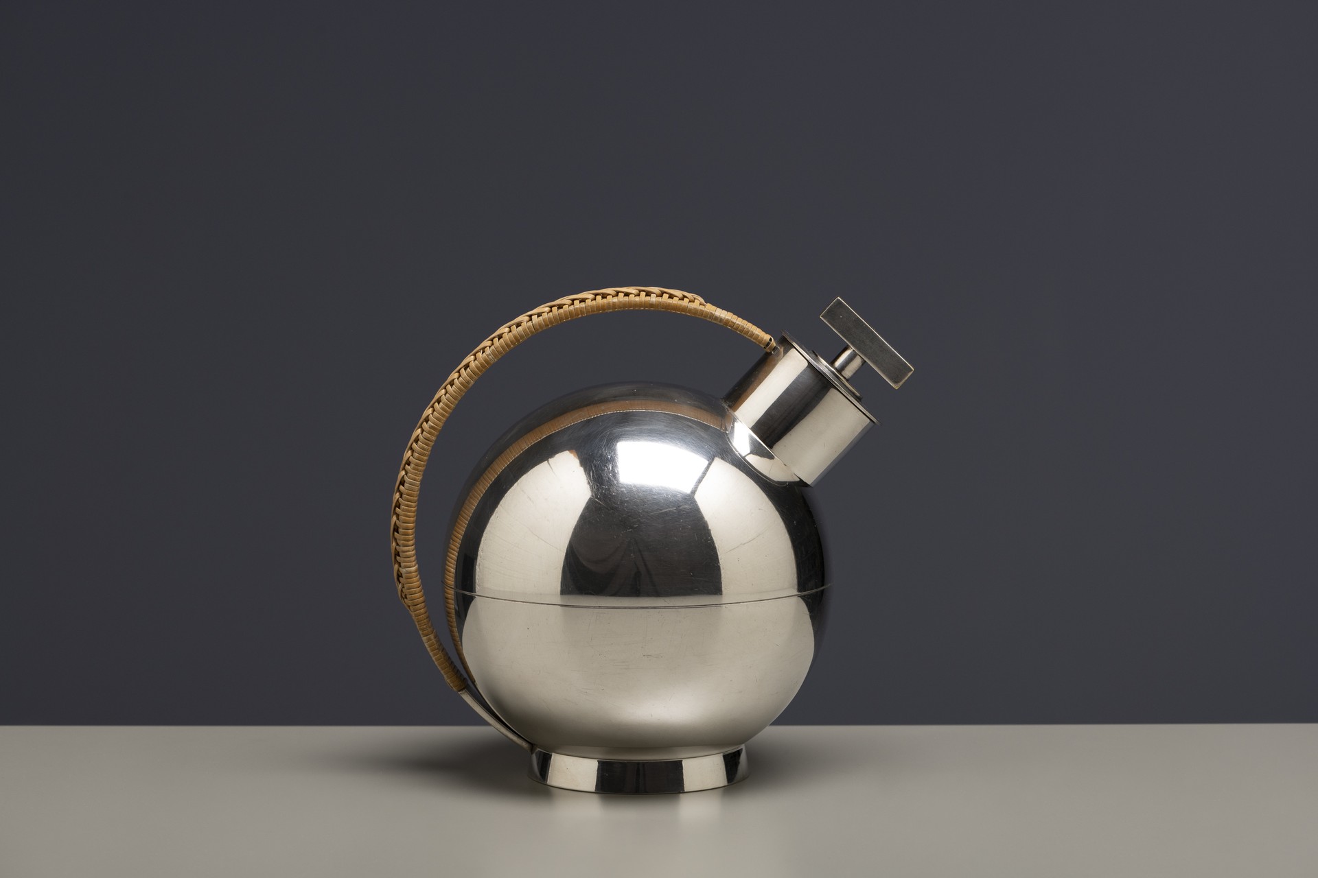 Cocktail shaker image 2
