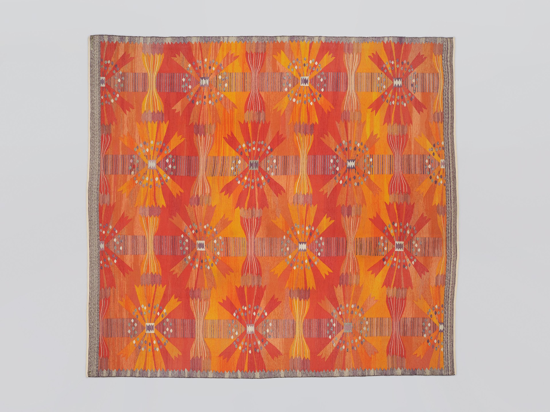 Large 'Park Röd Korsnäs' Carpet