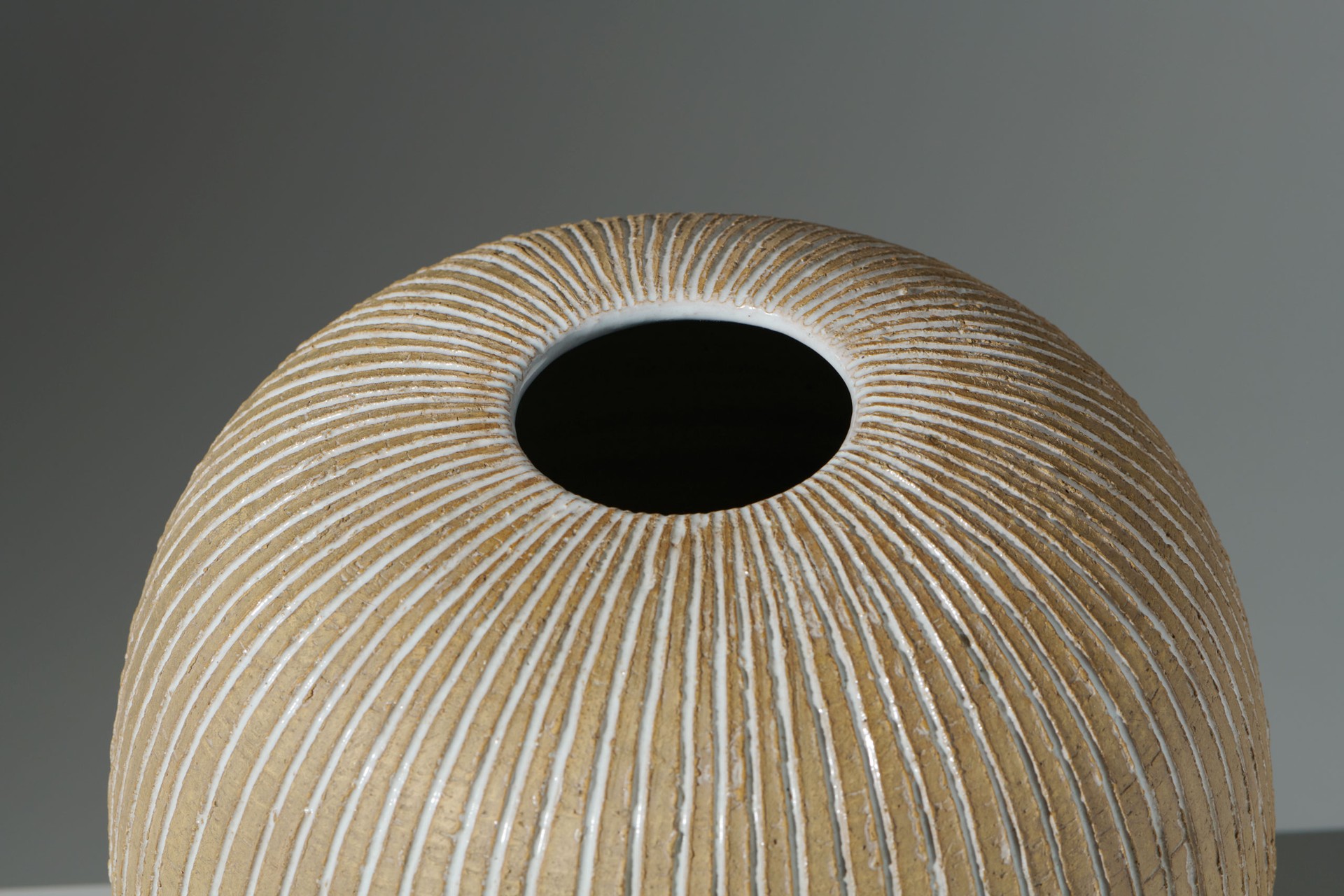 Vase image 4