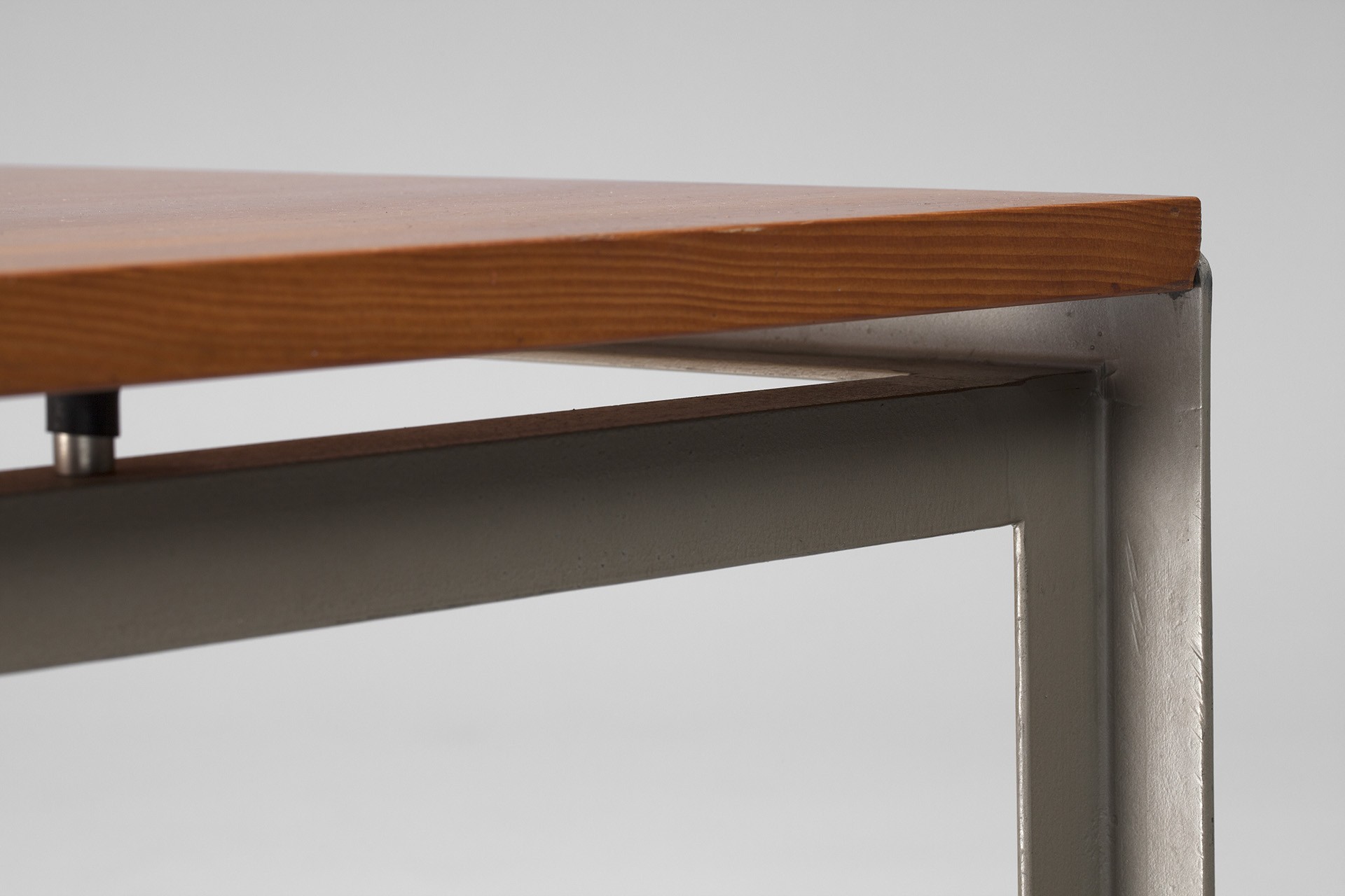 Academy Table image 3