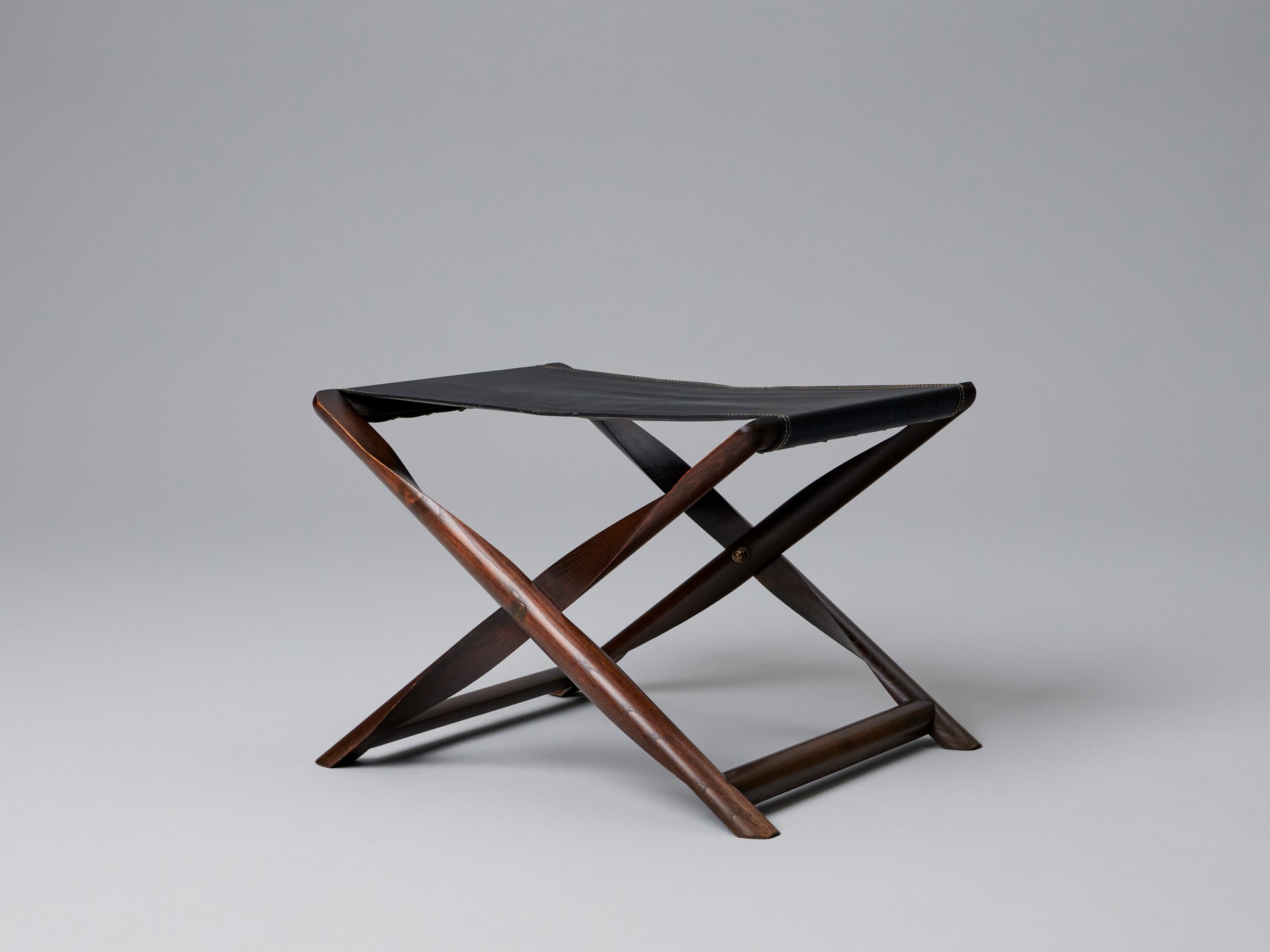 'Propeller' Stool with Table image 8