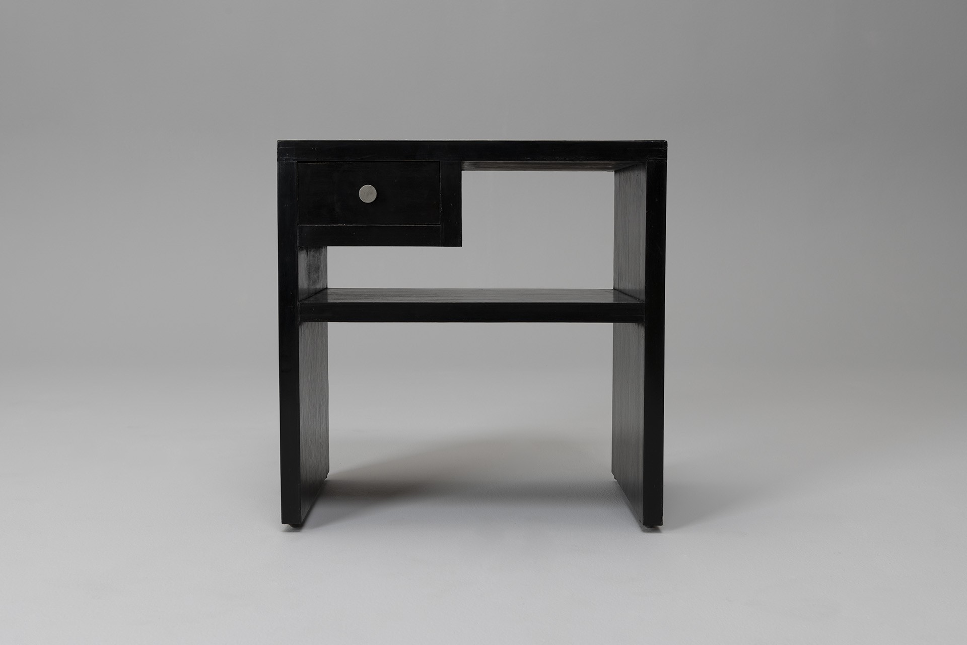 Rare Side Table, Model no. 128 image 2