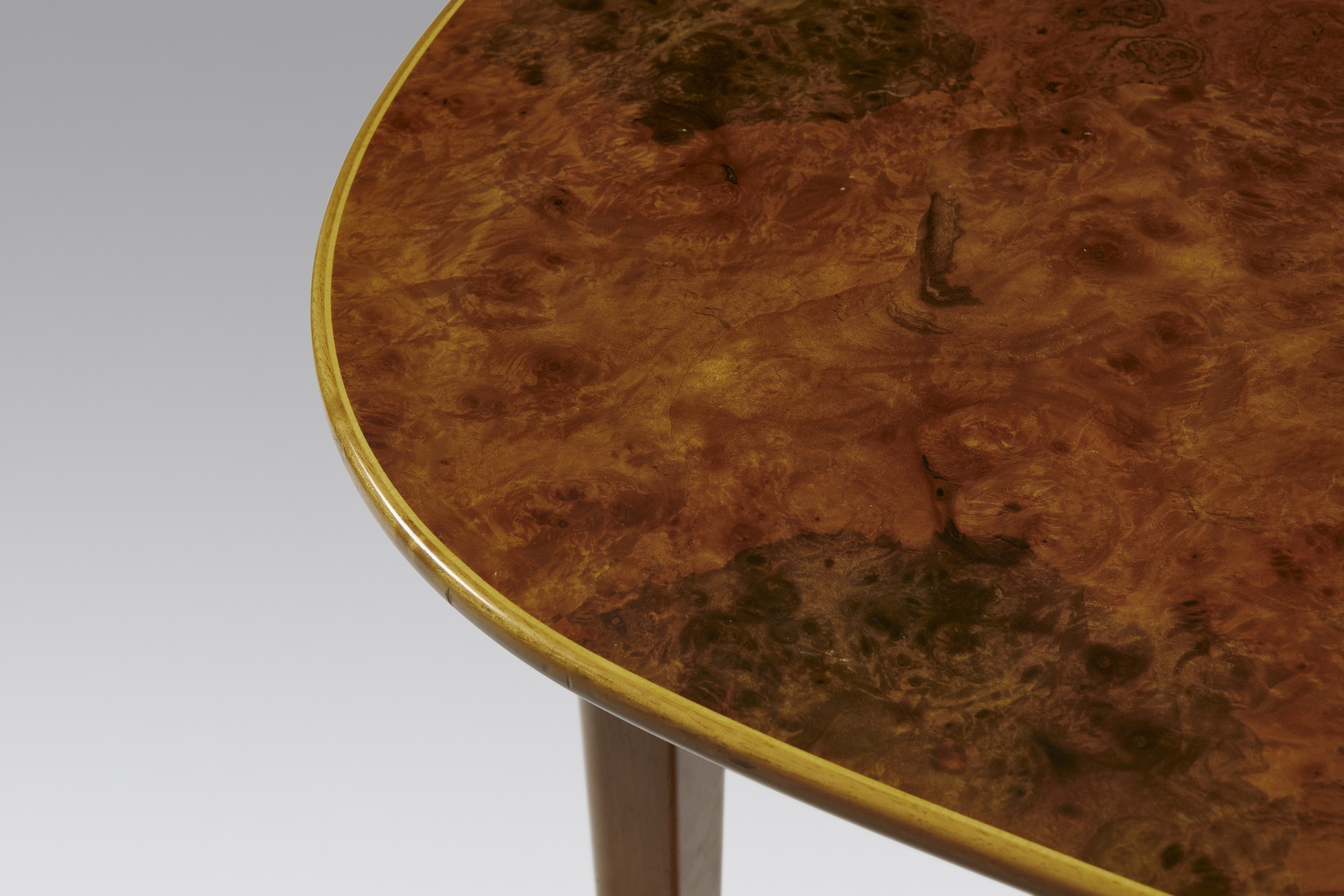 Extendable Dining Table image 6