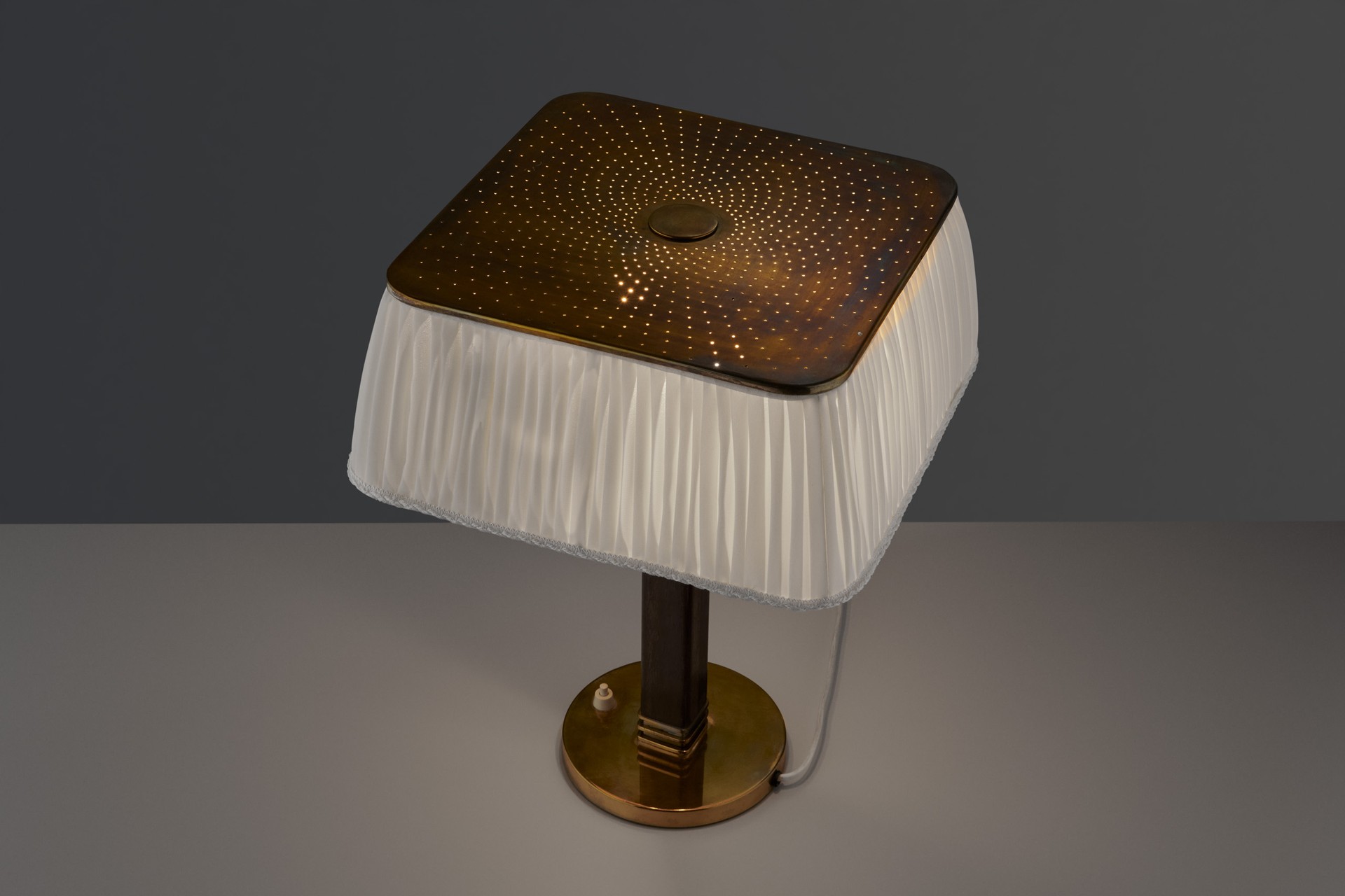 Table Lamp image 3