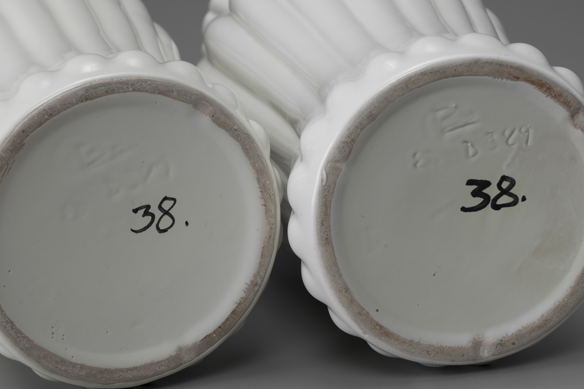 Pair of  Vases image 4