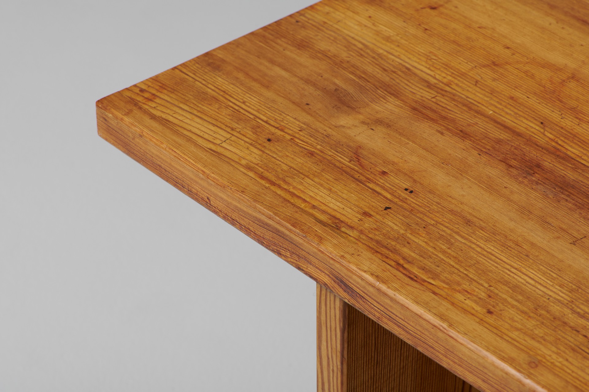 'Lovö' Table image 4
