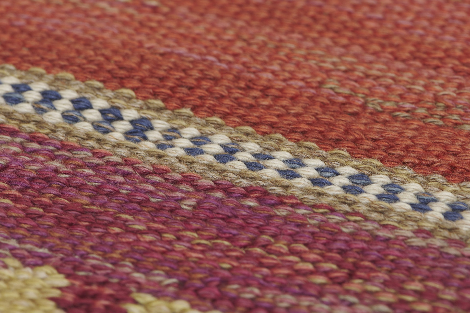 'Röd Grön Äng' Carpet image 7