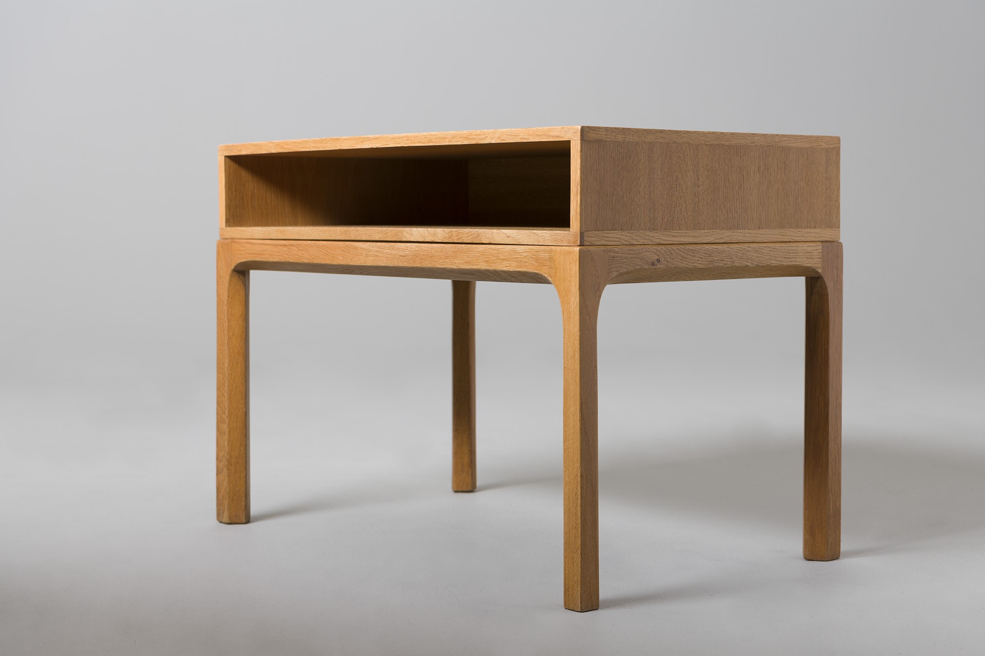 Pair of Side or Bedside Tables image 6