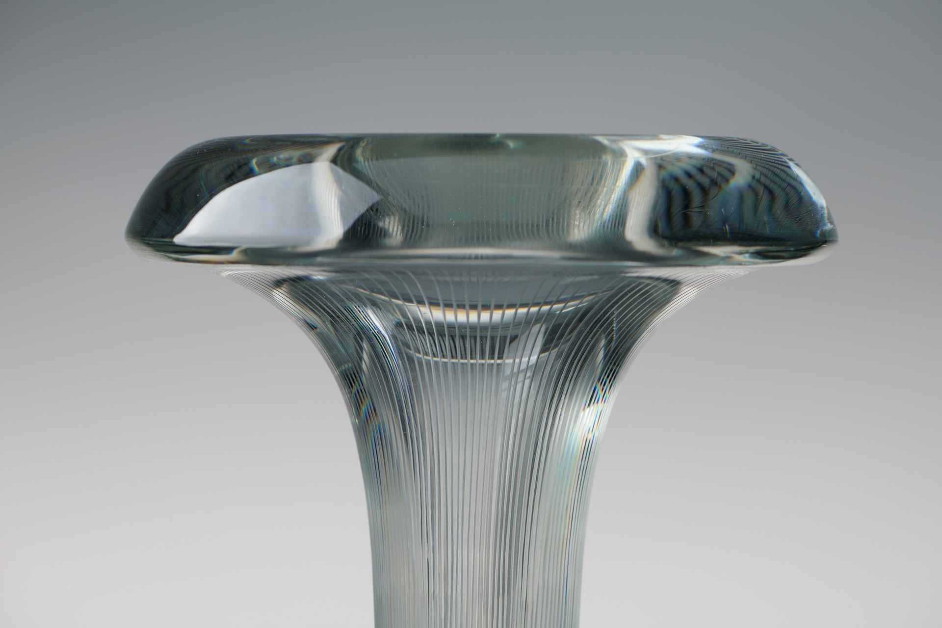 Three "Tatti" Vases, Model no. 3552 image 3