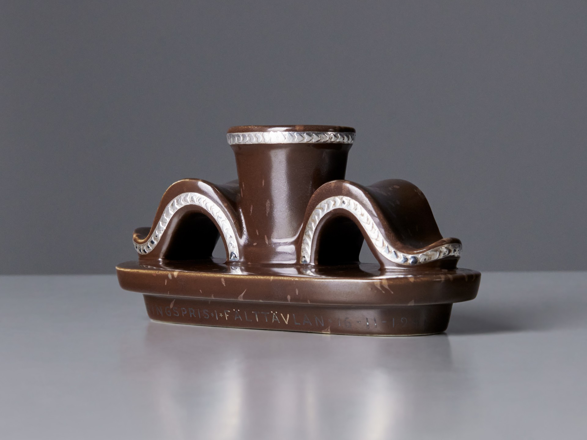 'Argenta' Urn with Cover image 11