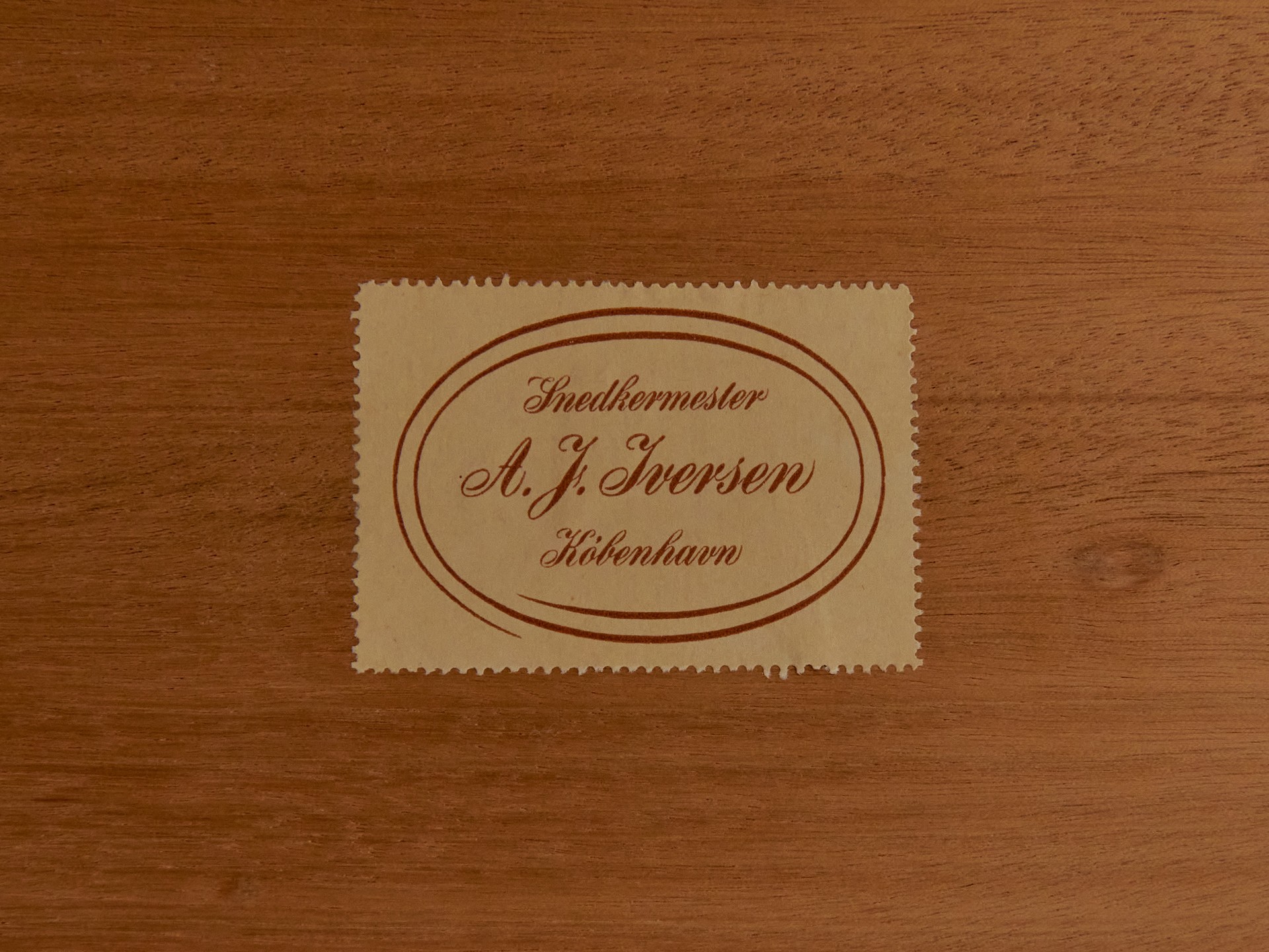 Desk image 10