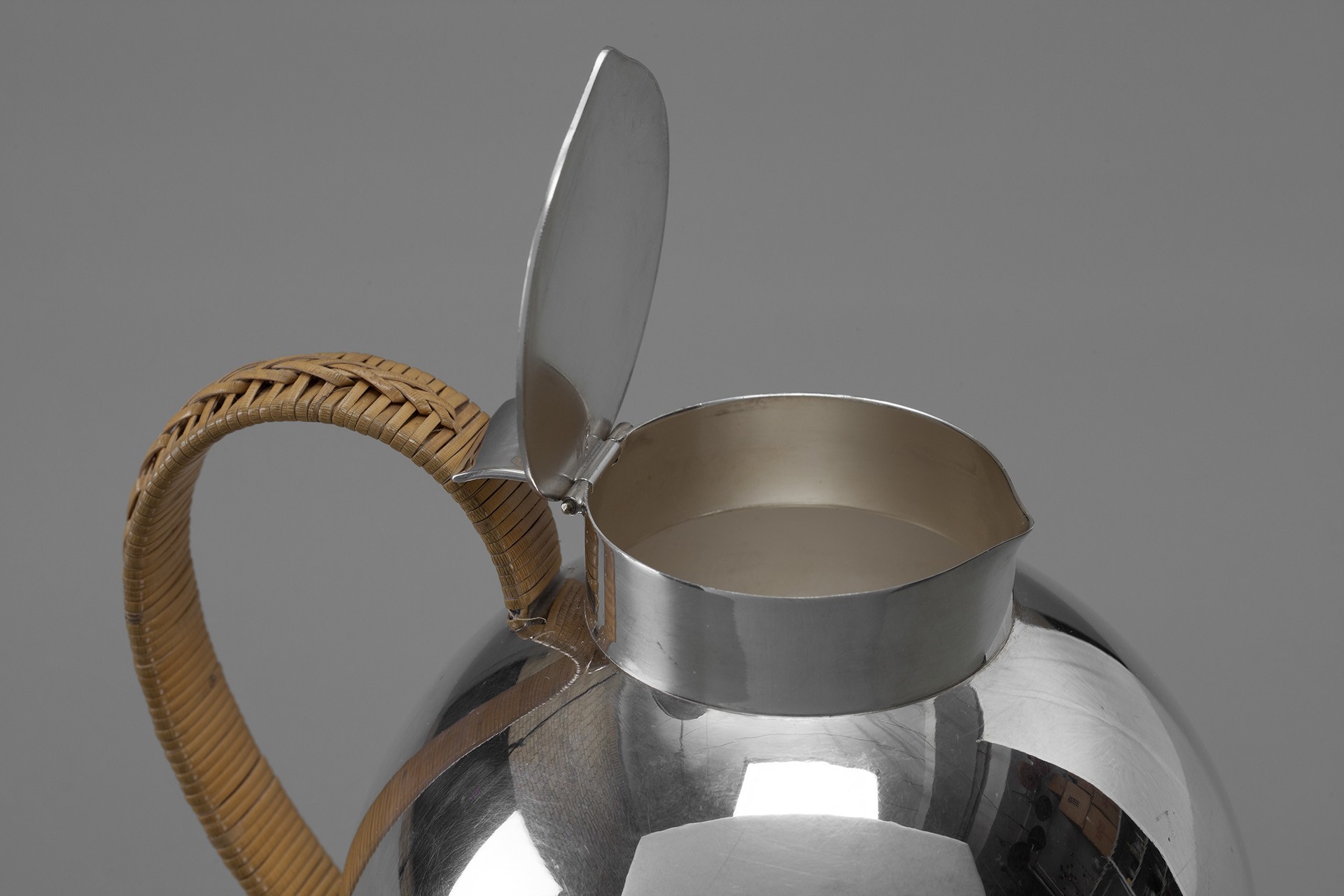 Jug image 4