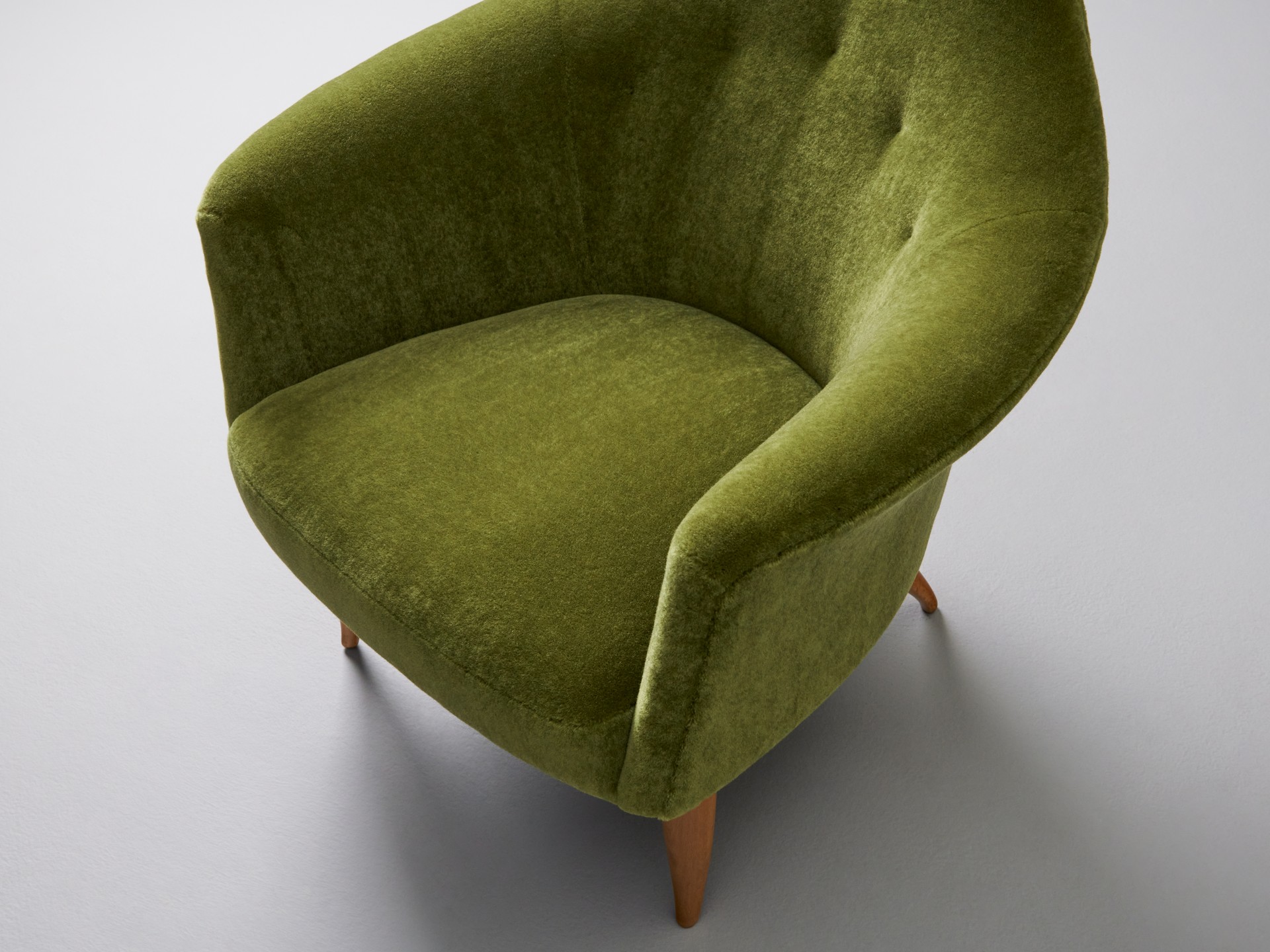 Lounge Chair and Footstool "Big Eva" image 7