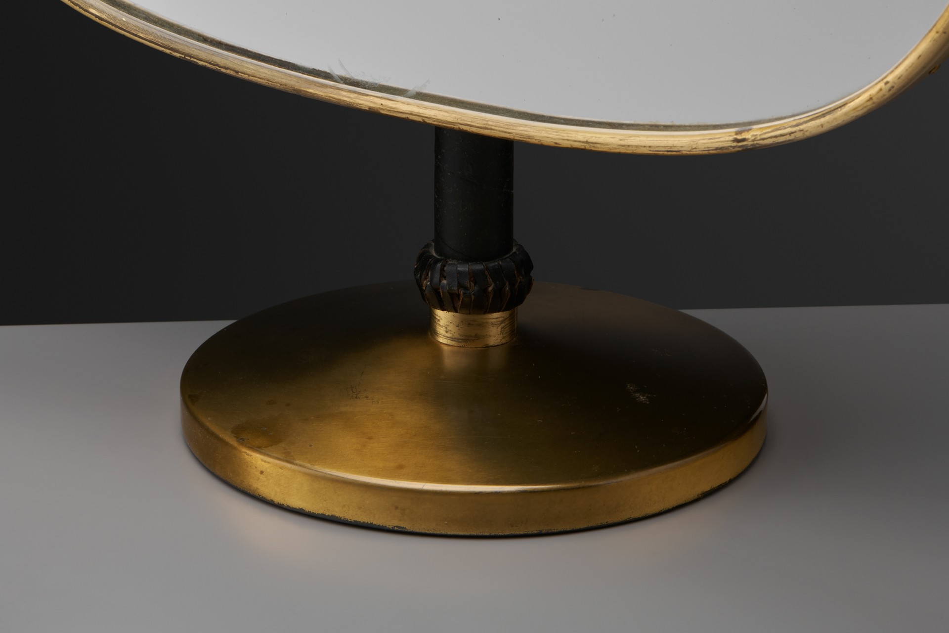 Adjustable Table Mirror image 3