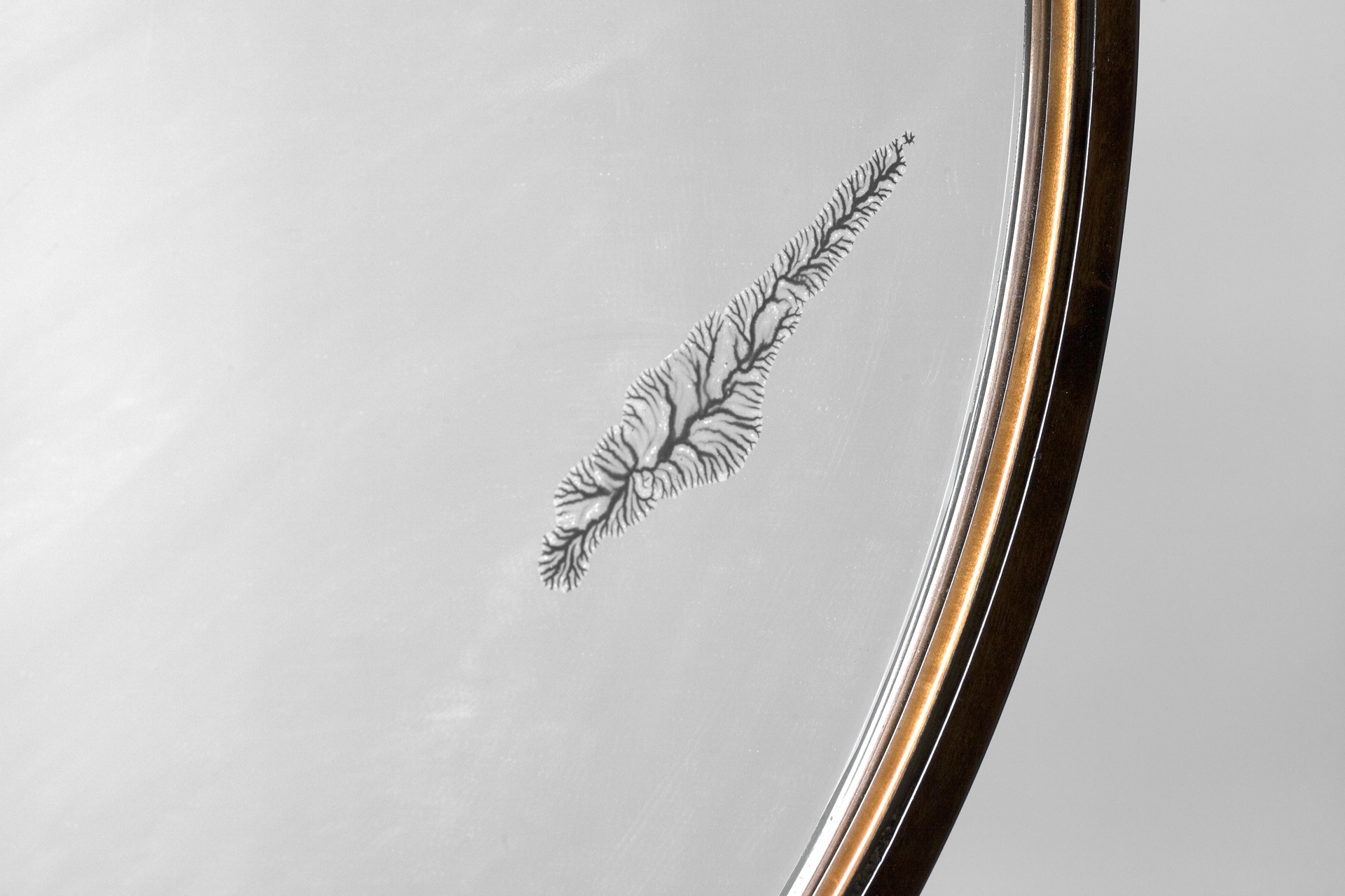 Round Mirror image 3