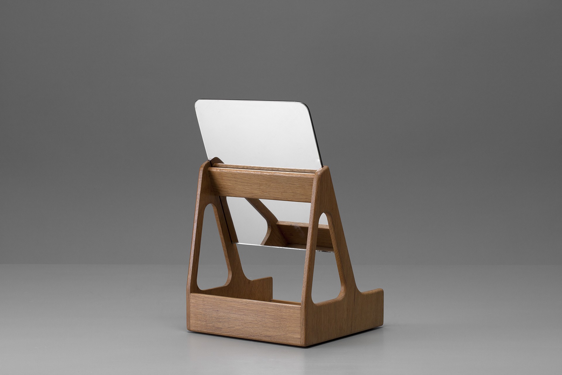 Table Mirror image 2