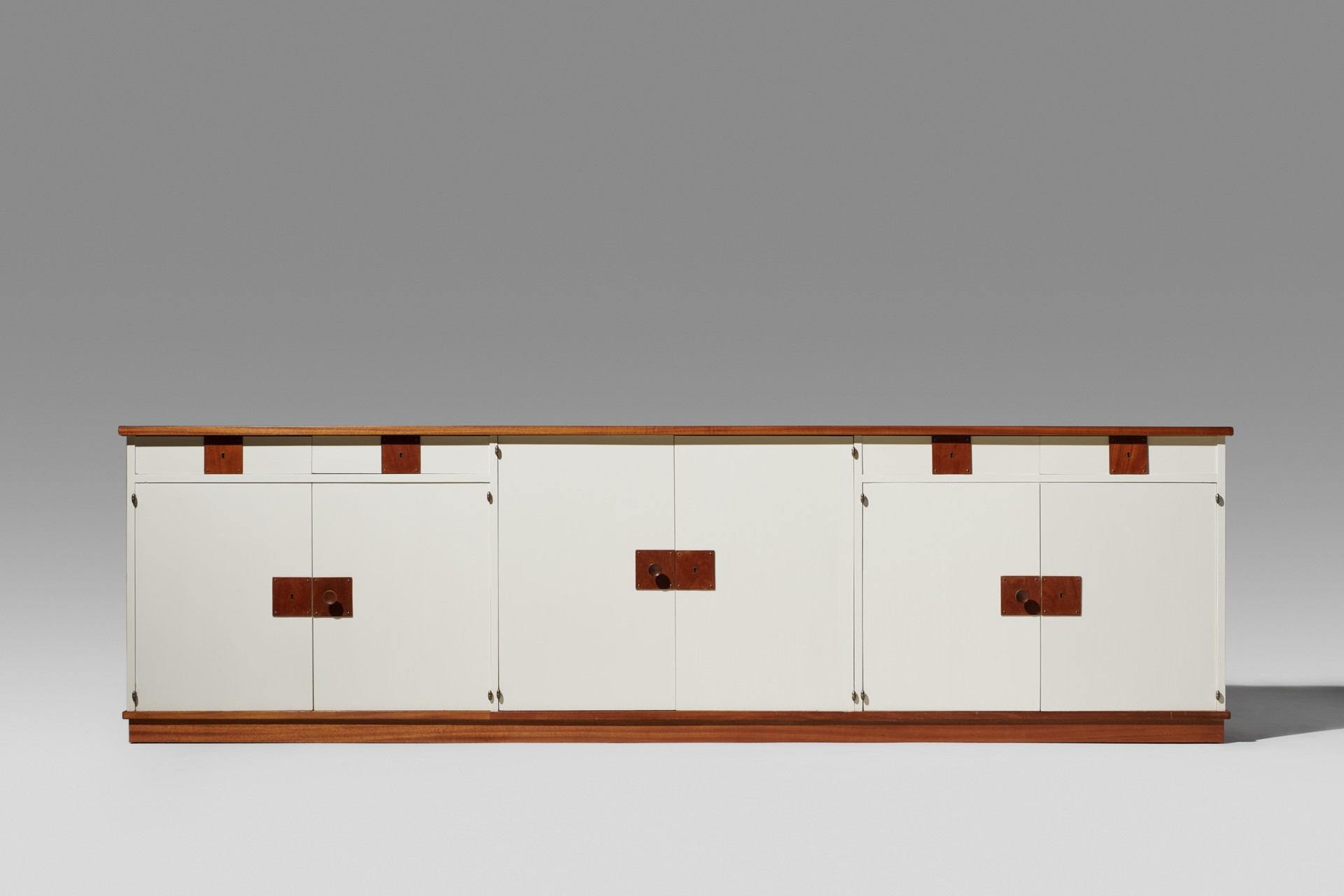 Sideboard image 2