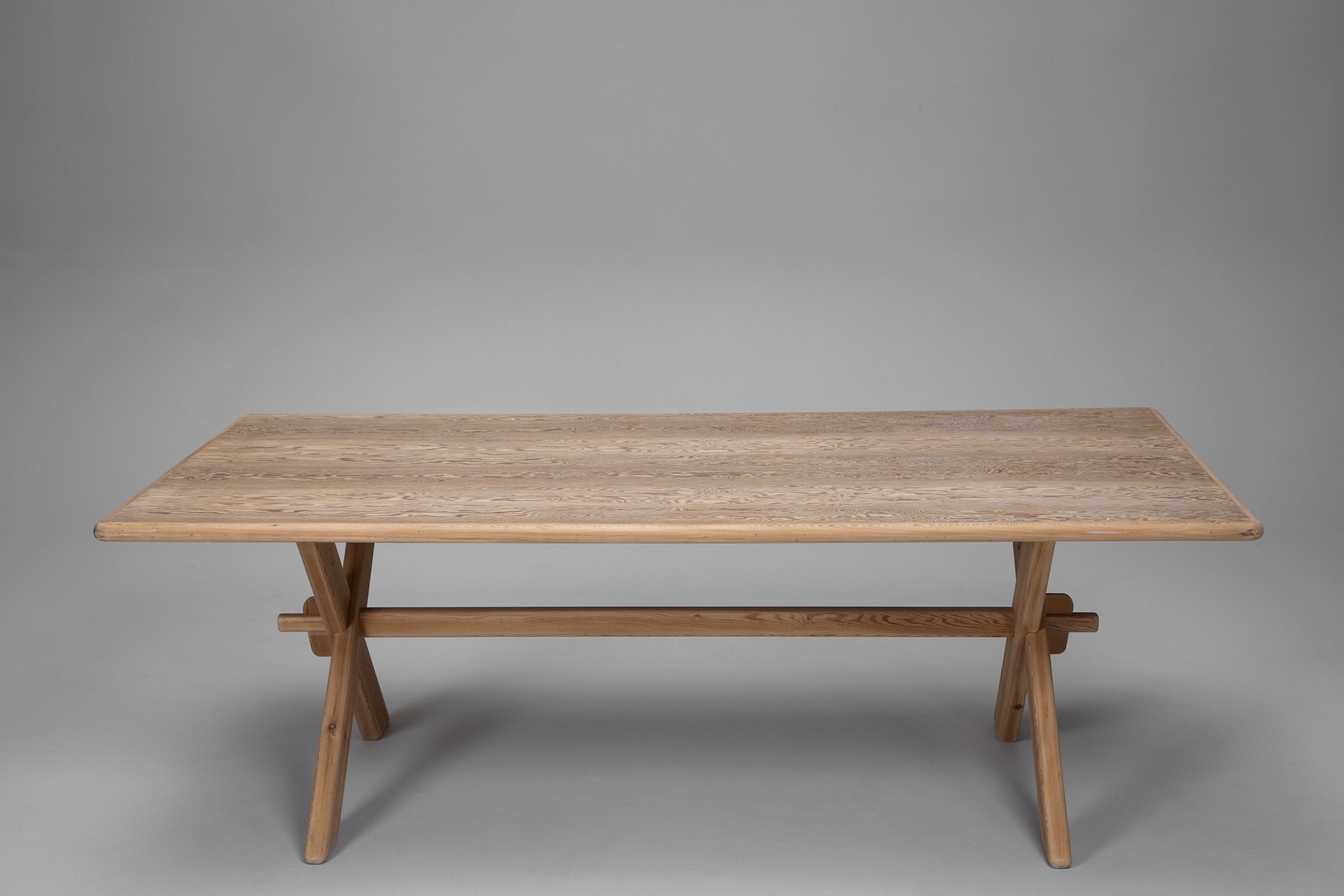 Dining Table image 3