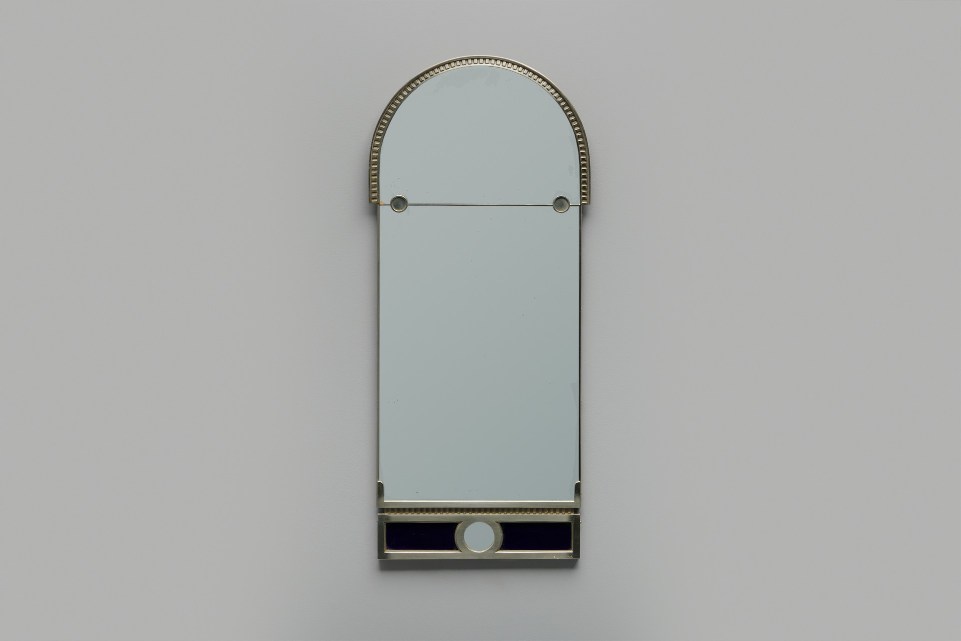 Neoclassical Mirror