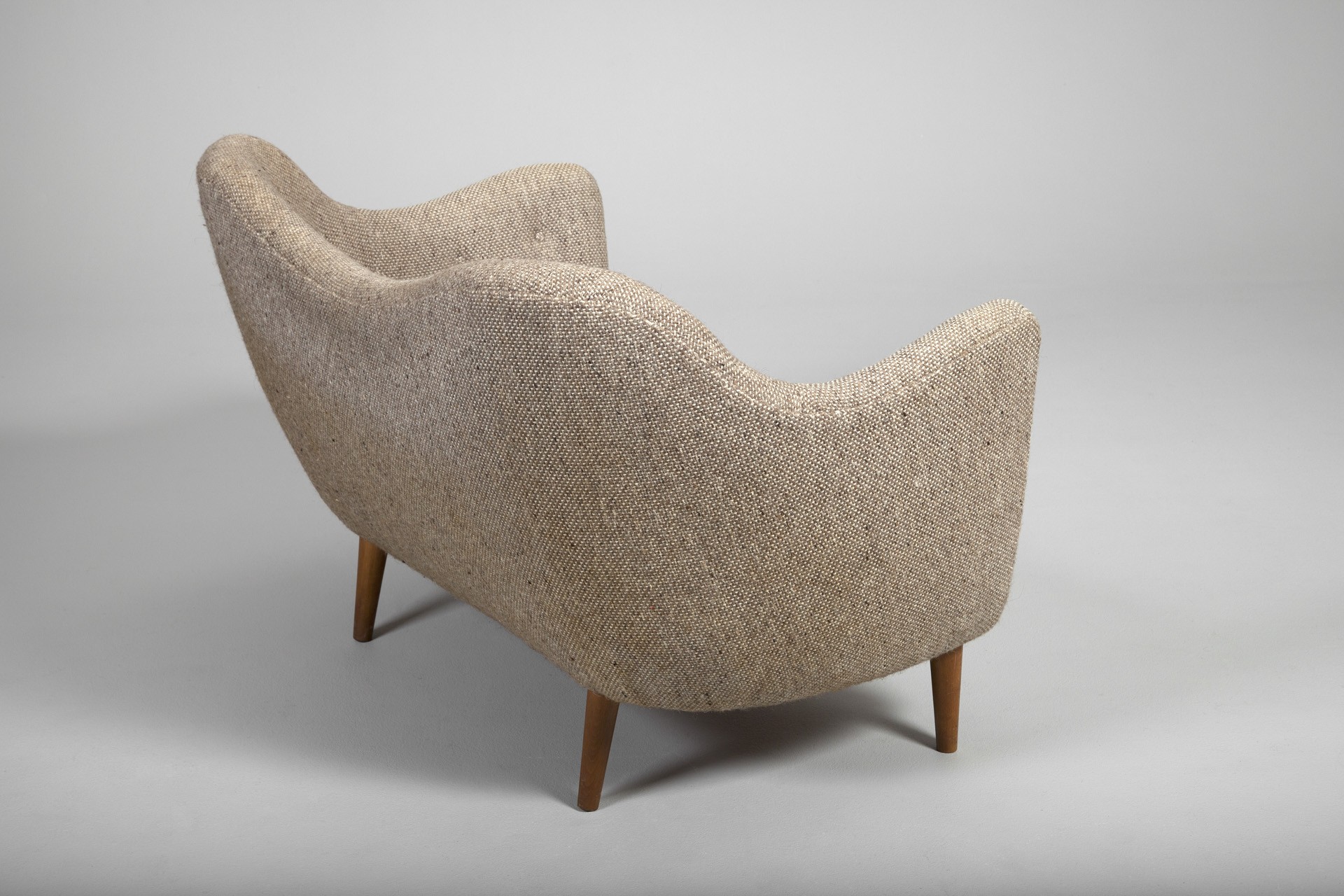 'Poet' Sofa image 3