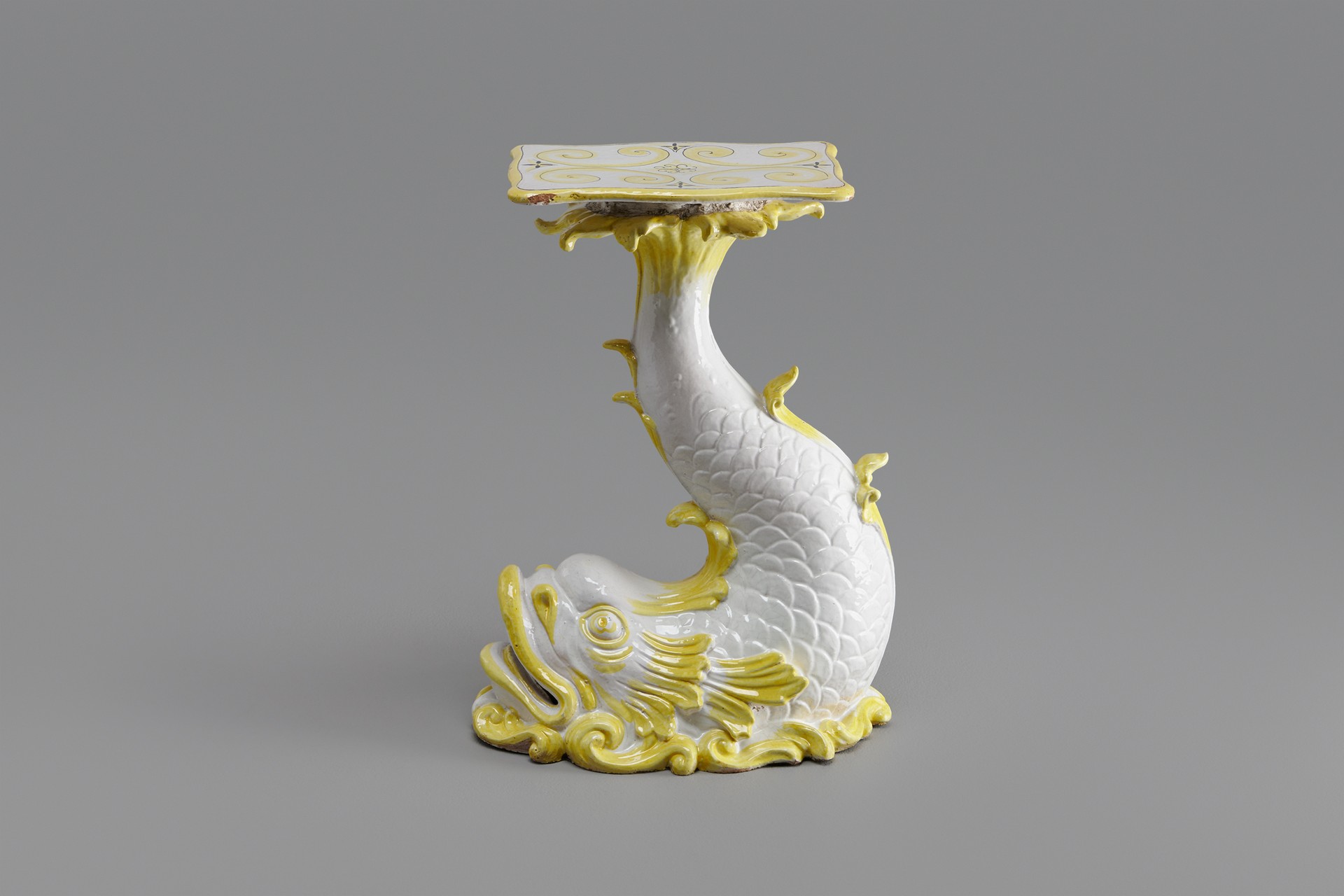 Faience Stand image 2