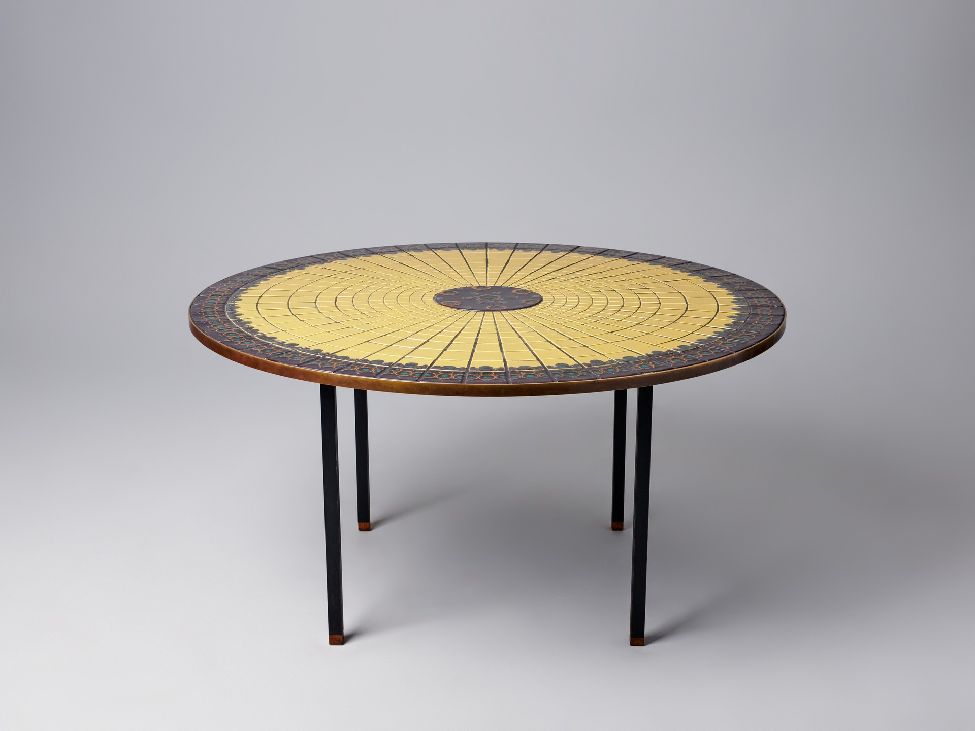 Dining / Center Table image 3