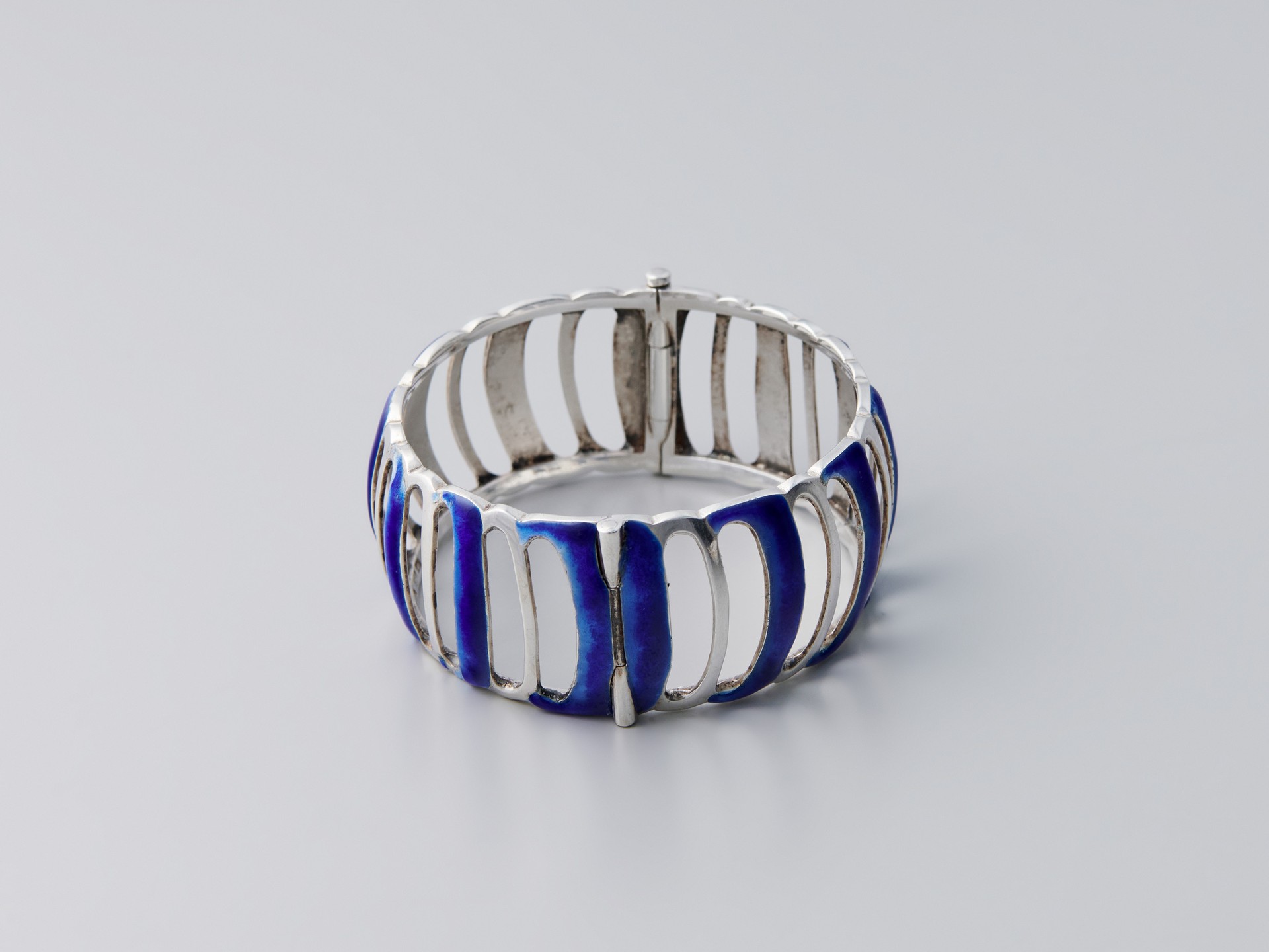Bracelet Ring and Earrings image 3