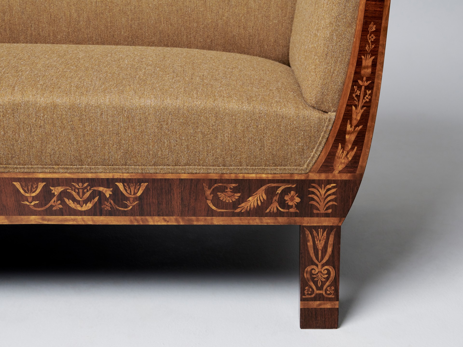 Sofa image 7