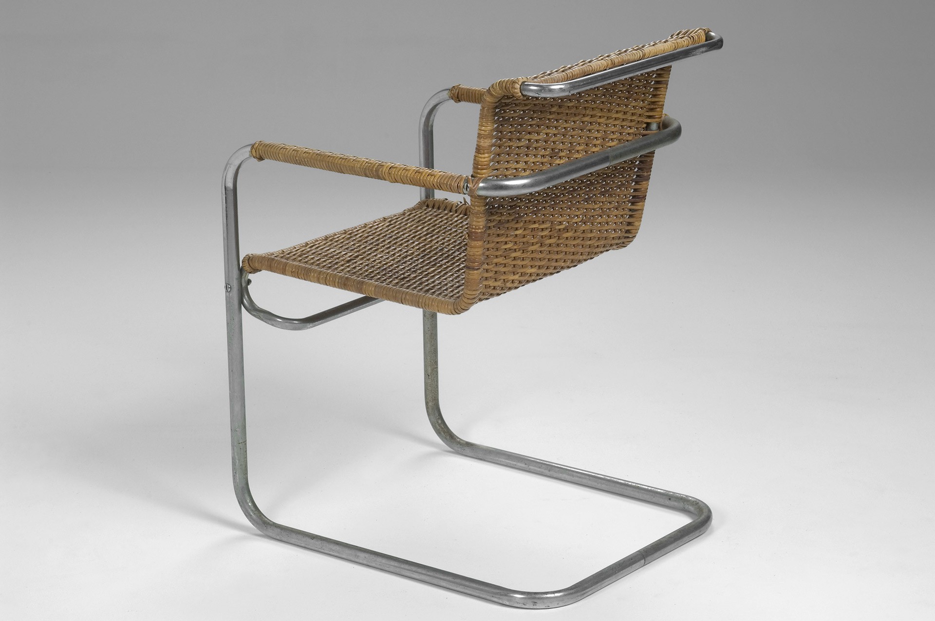 Model B34 image 2
