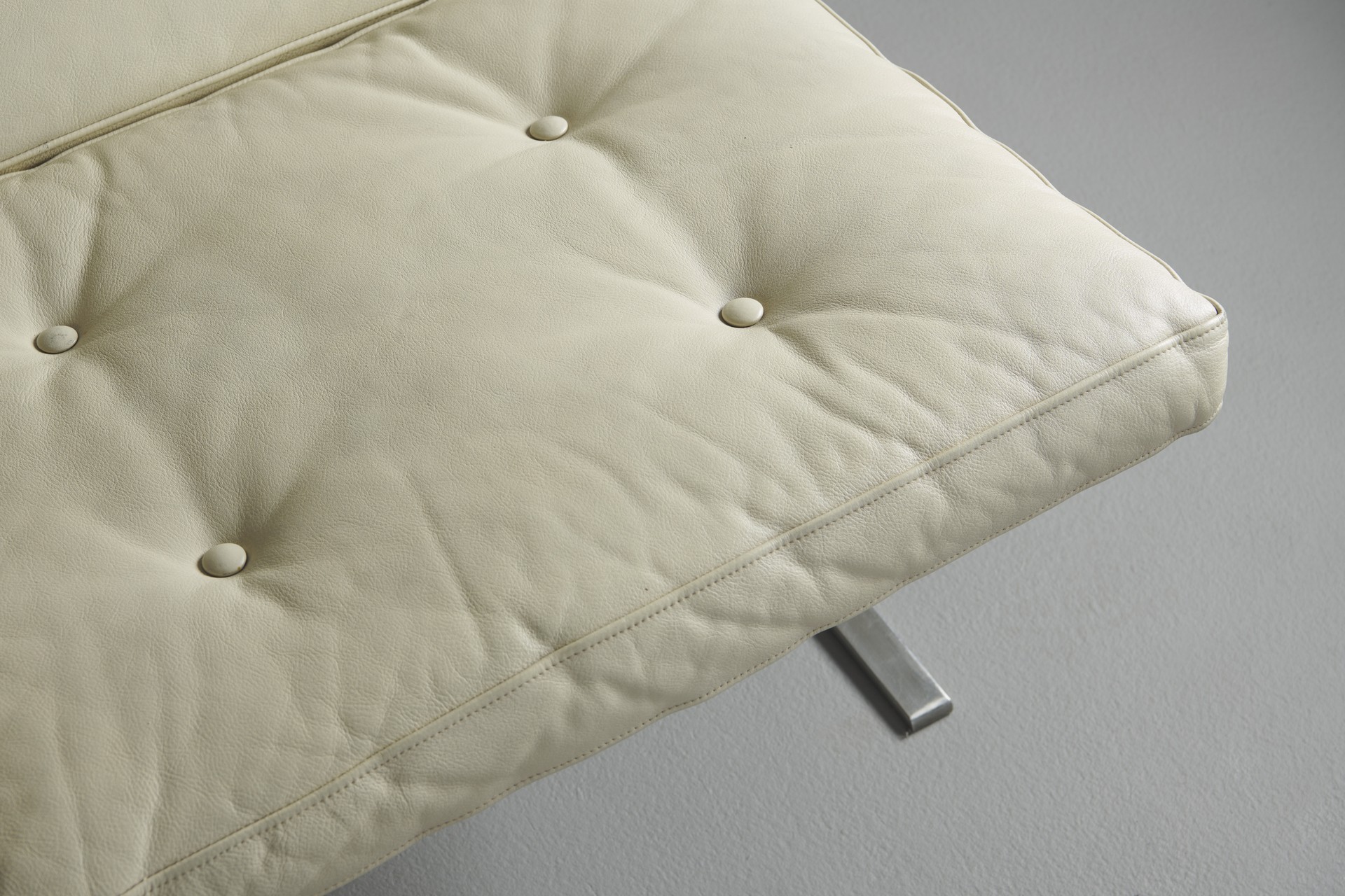 Sofa image 5