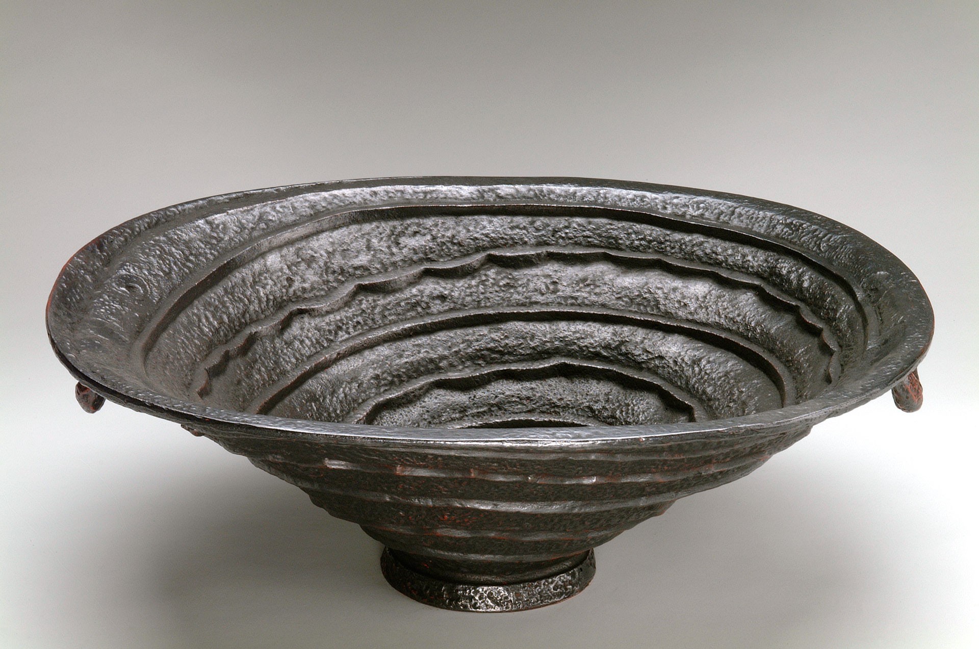 A pair of 'Shell Urns' image 2