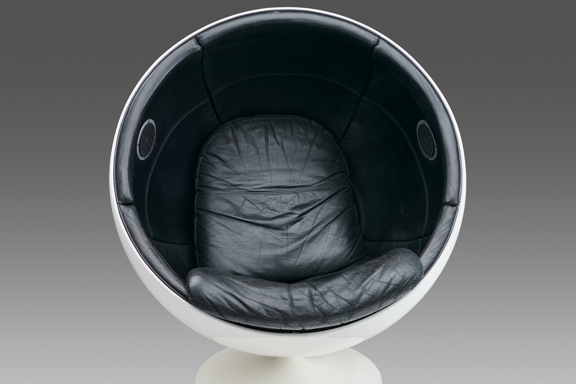 'Ball' Lounge Chair image 4