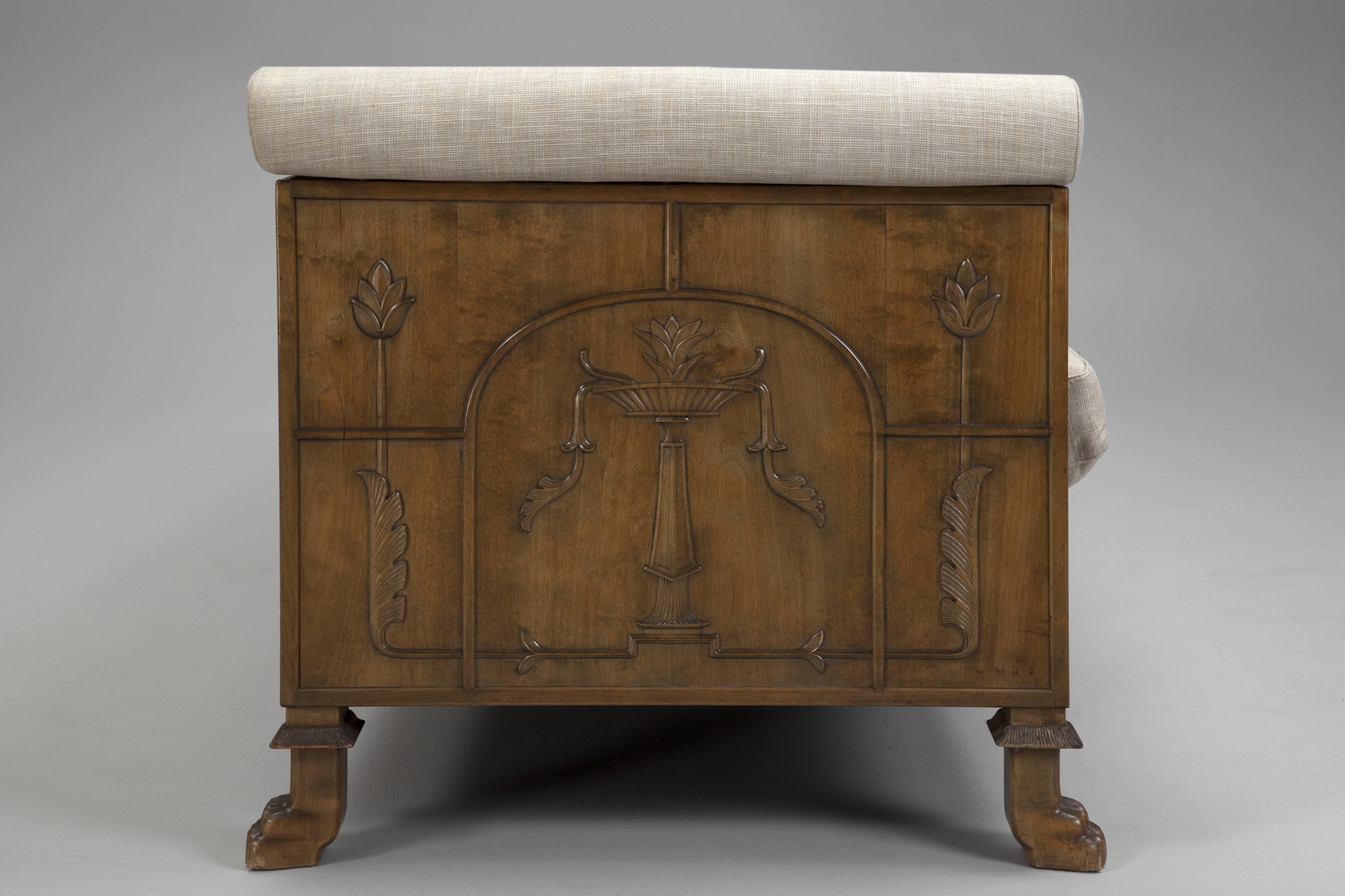 'Caesar' Sofa image 8