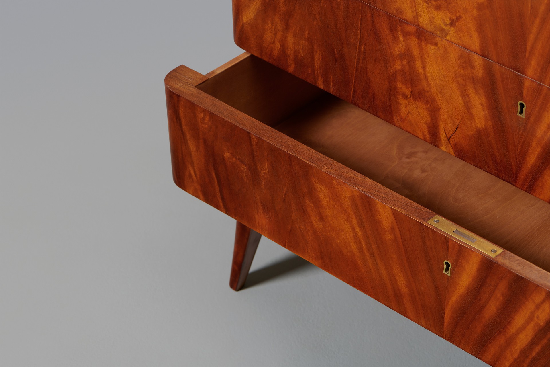 Chest of Drawers image 3