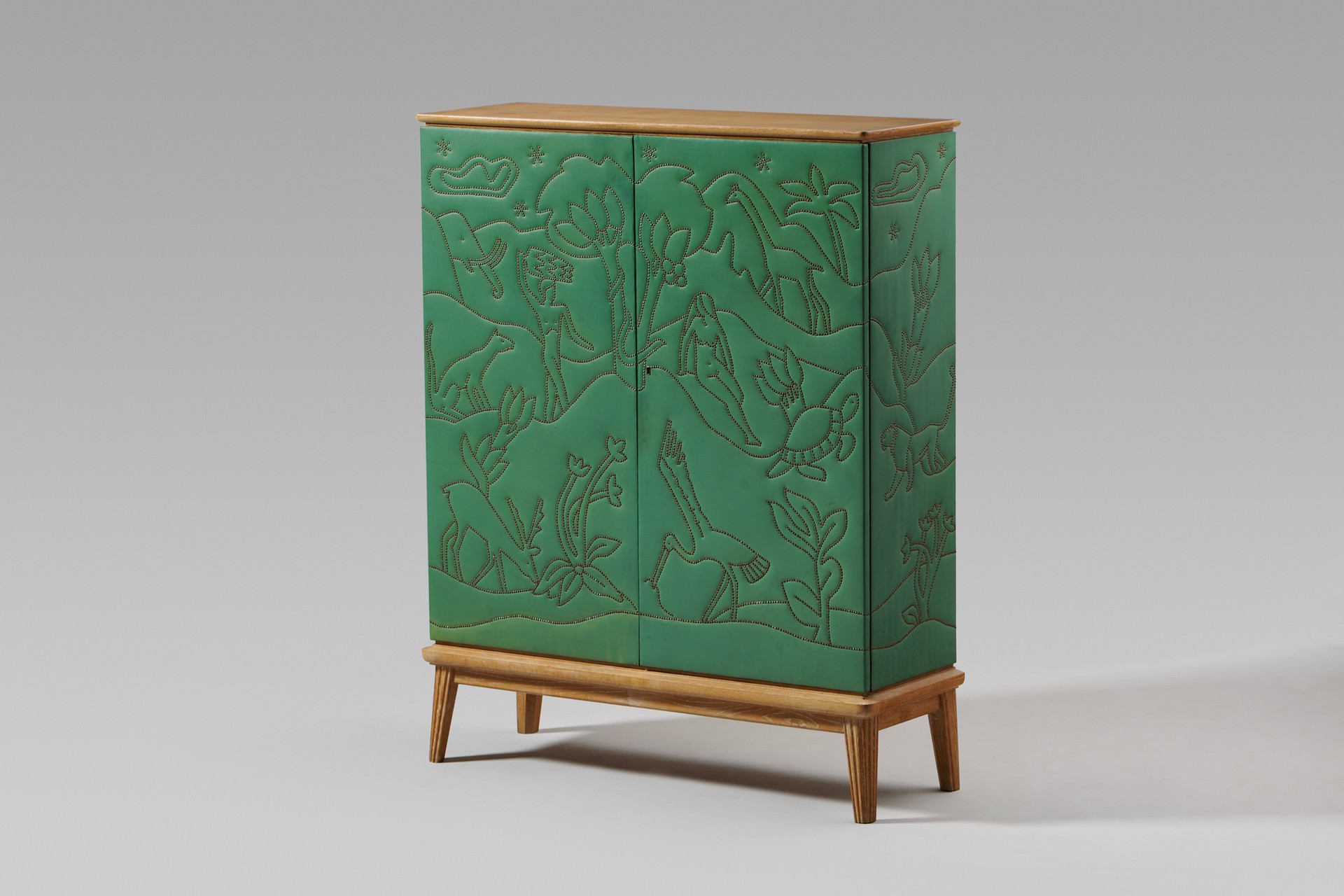 'Paradise' Cabinet