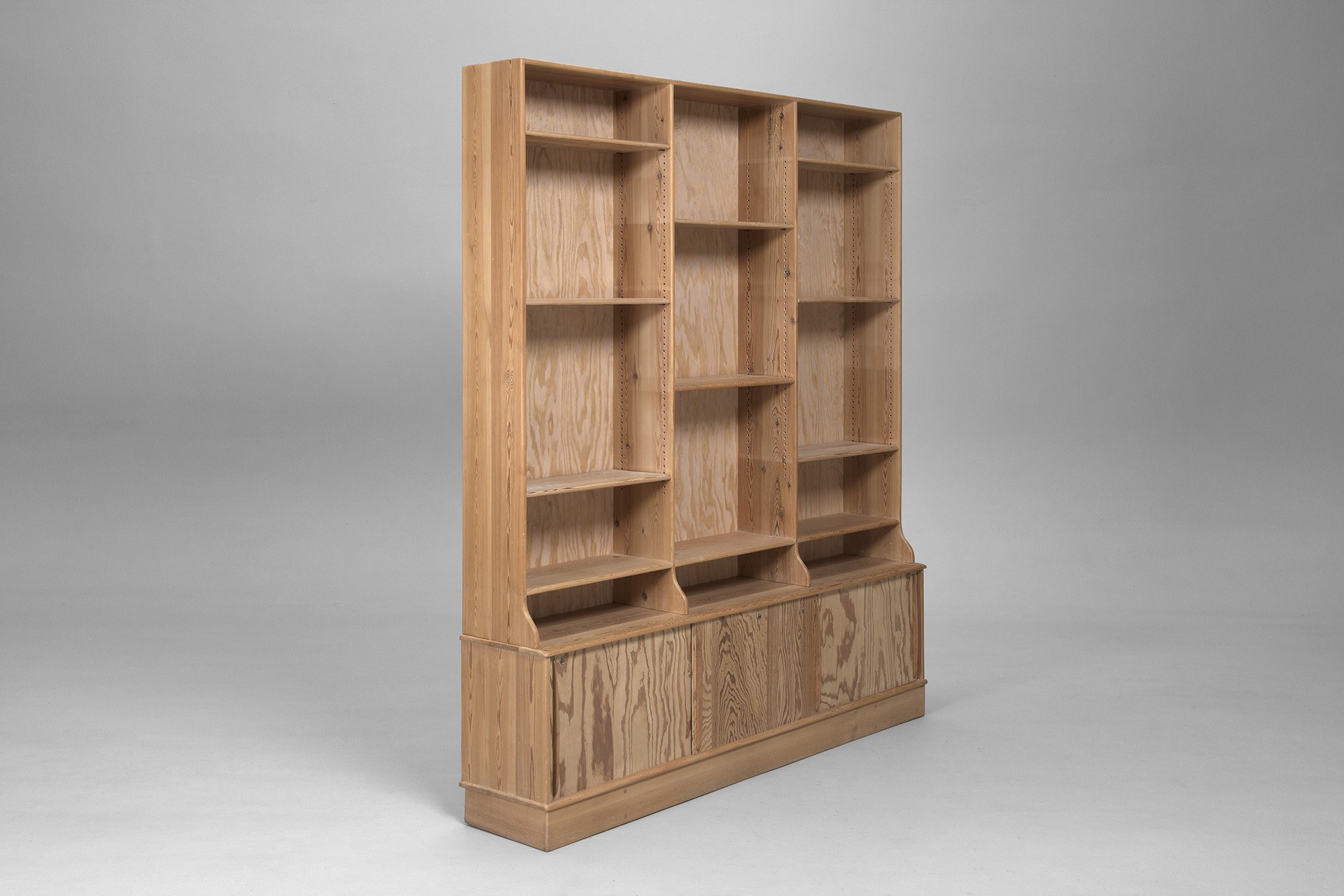 Cabinet image 4